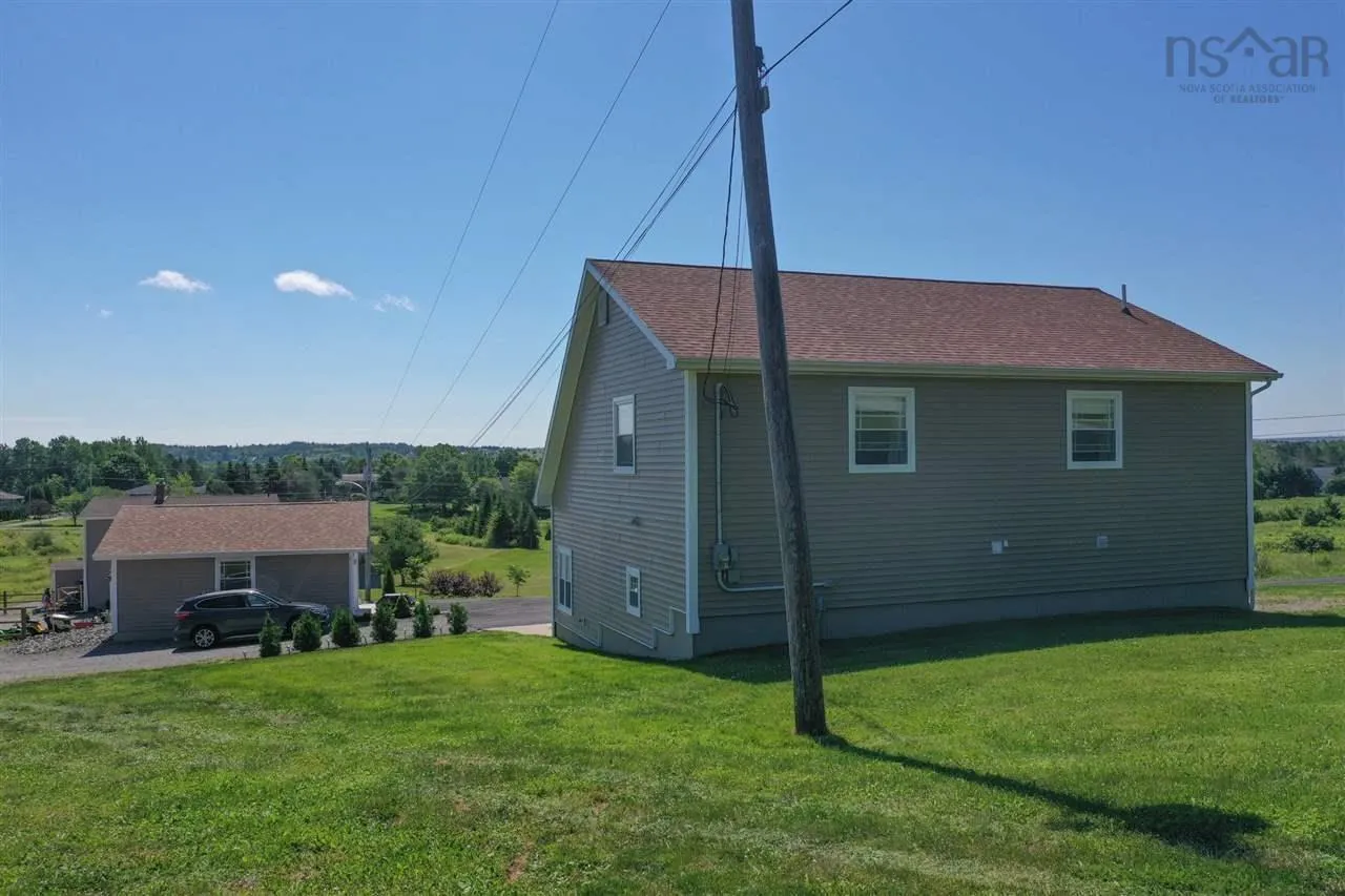 1042 Coxheath Road, Coxheath, NS B1L 1B2, 3 Bedrooms Bedrooms, ,2 BathroomsBathrooms,Residential,For Sale,Coxheath,202517570