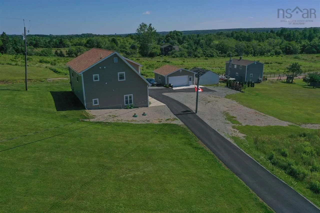 1042 Coxheath Road, Coxheath, NS B1L 1B2, 3 Bedrooms Bedrooms, ,2 BathroomsBathrooms,Residential,For Sale,Coxheath,202517570