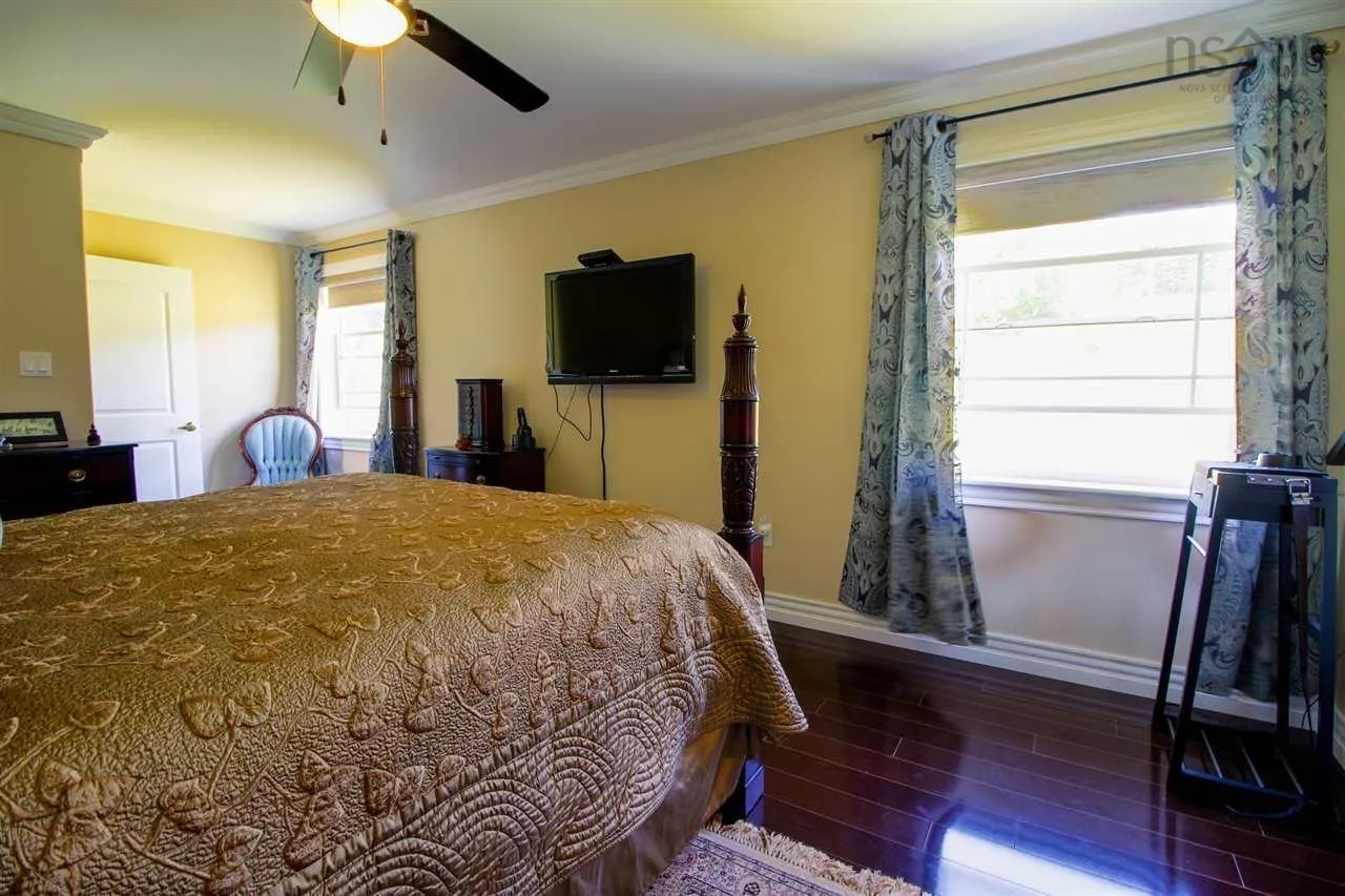 1042 Coxheath Road, Coxheath, NS B1L 1B2, 3 Bedrooms Bedrooms, ,2 BathroomsBathrooms,Residential,For Sale,Coxheath,202517570