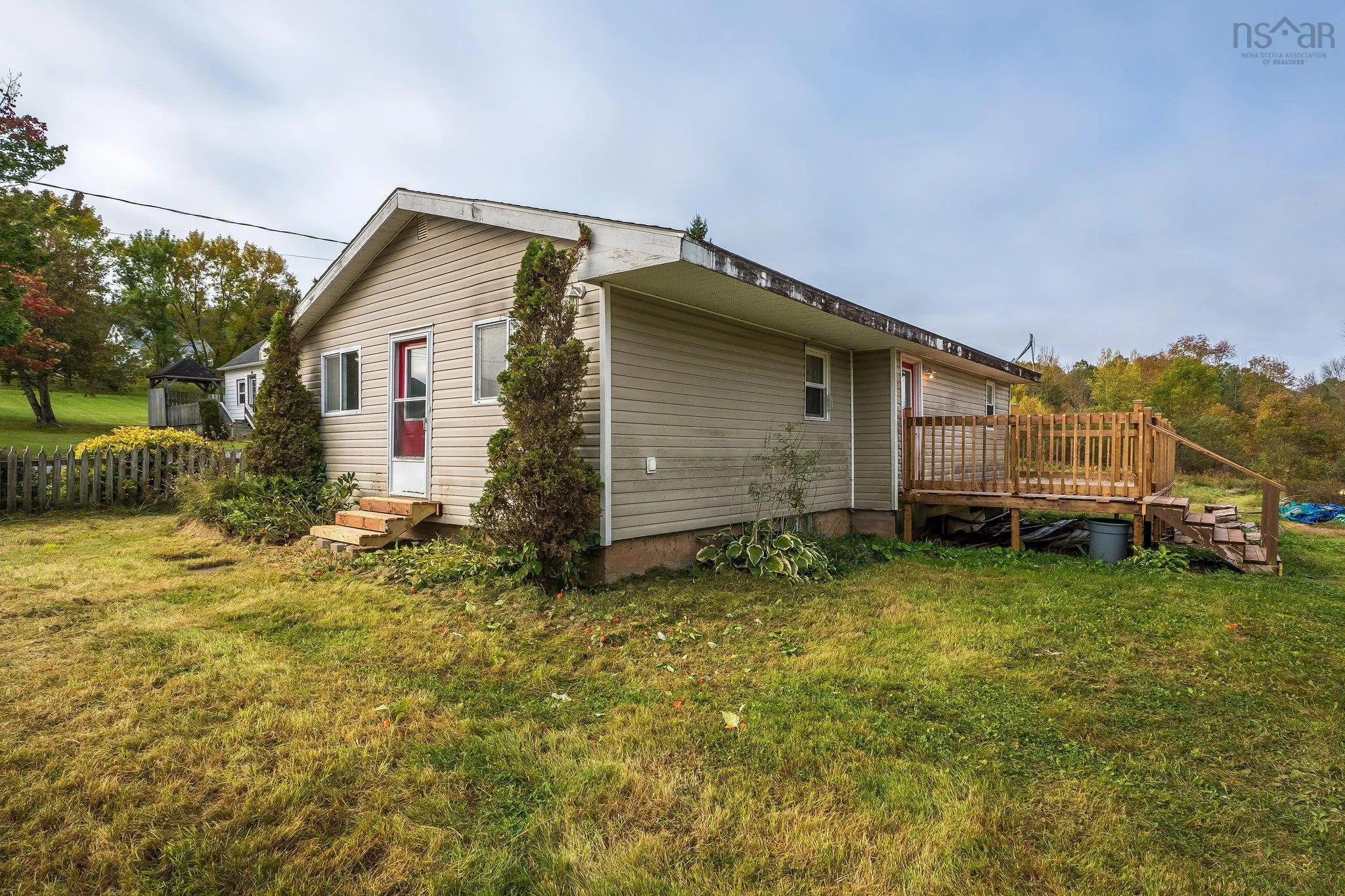 61 Dunlop Road, Brooklyn Ns B0n 2a0, 2 Bedrooms Bedrooms, ,1 BathroomBathrooms,Residential,For Sale,Dunlop,202500802