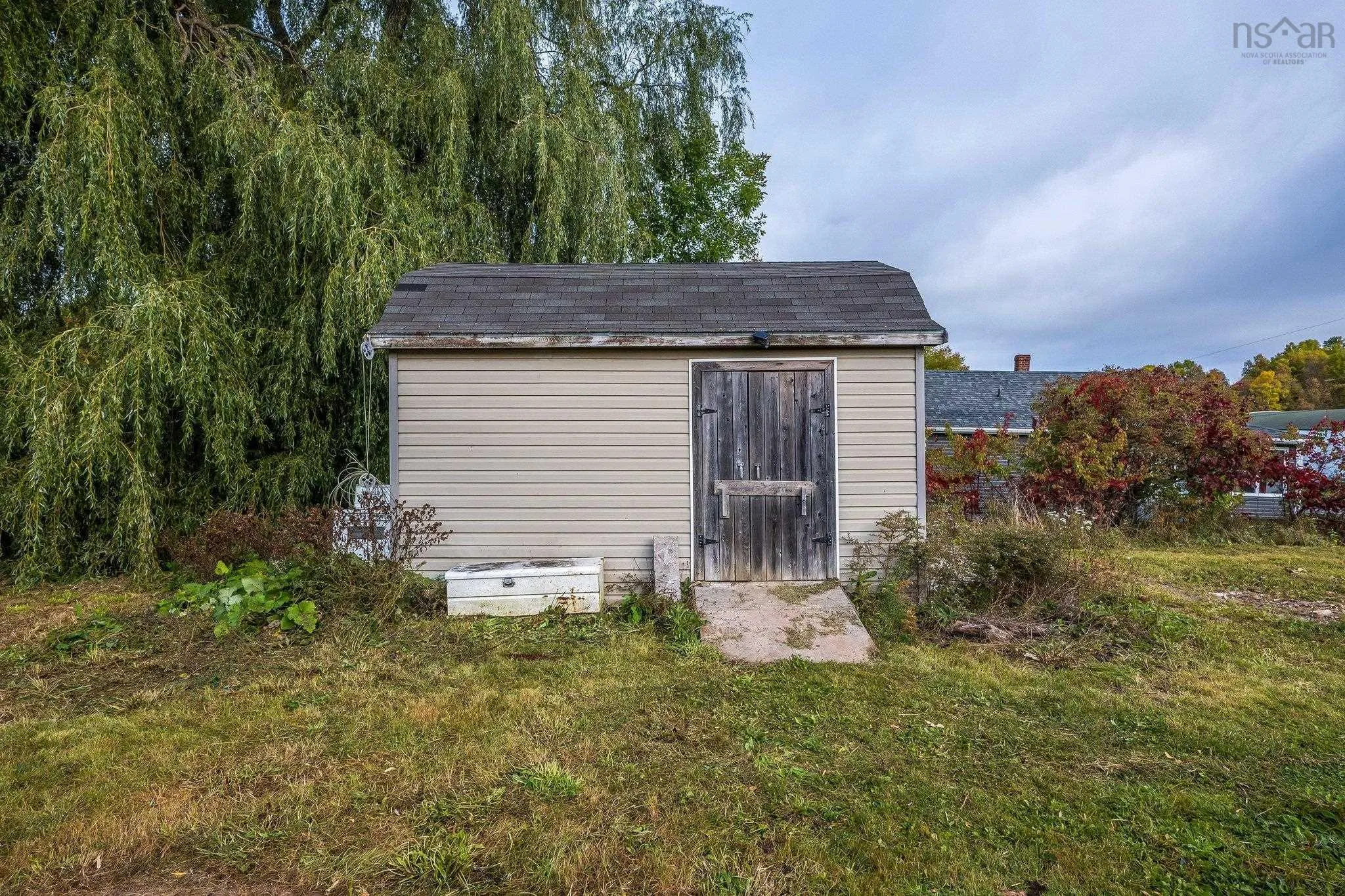 61 Dunlop Road, Brooklyn Ns B0n 2a0, 2 Bedrooms Bedrooms, ,1 BathroomBathrooms,Residential,For Sale,Dunlop,202500802