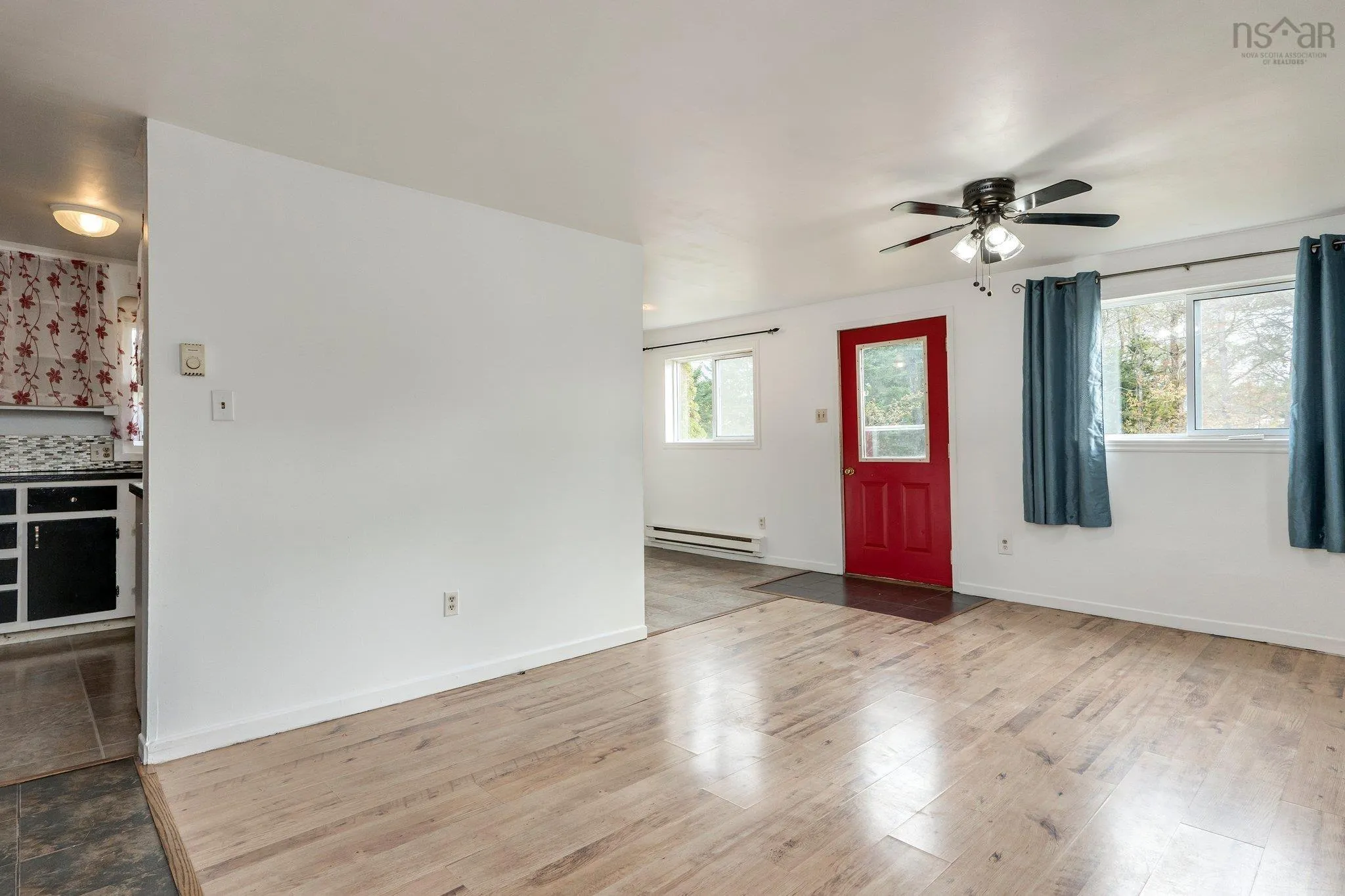 61 Dunlop Road, Brooklyn Ns B0n 2a0, 2 Bedrooms Bedrooms, ,1 BathroomBathrooms,Residential,For Sale,Dunlop,202500802