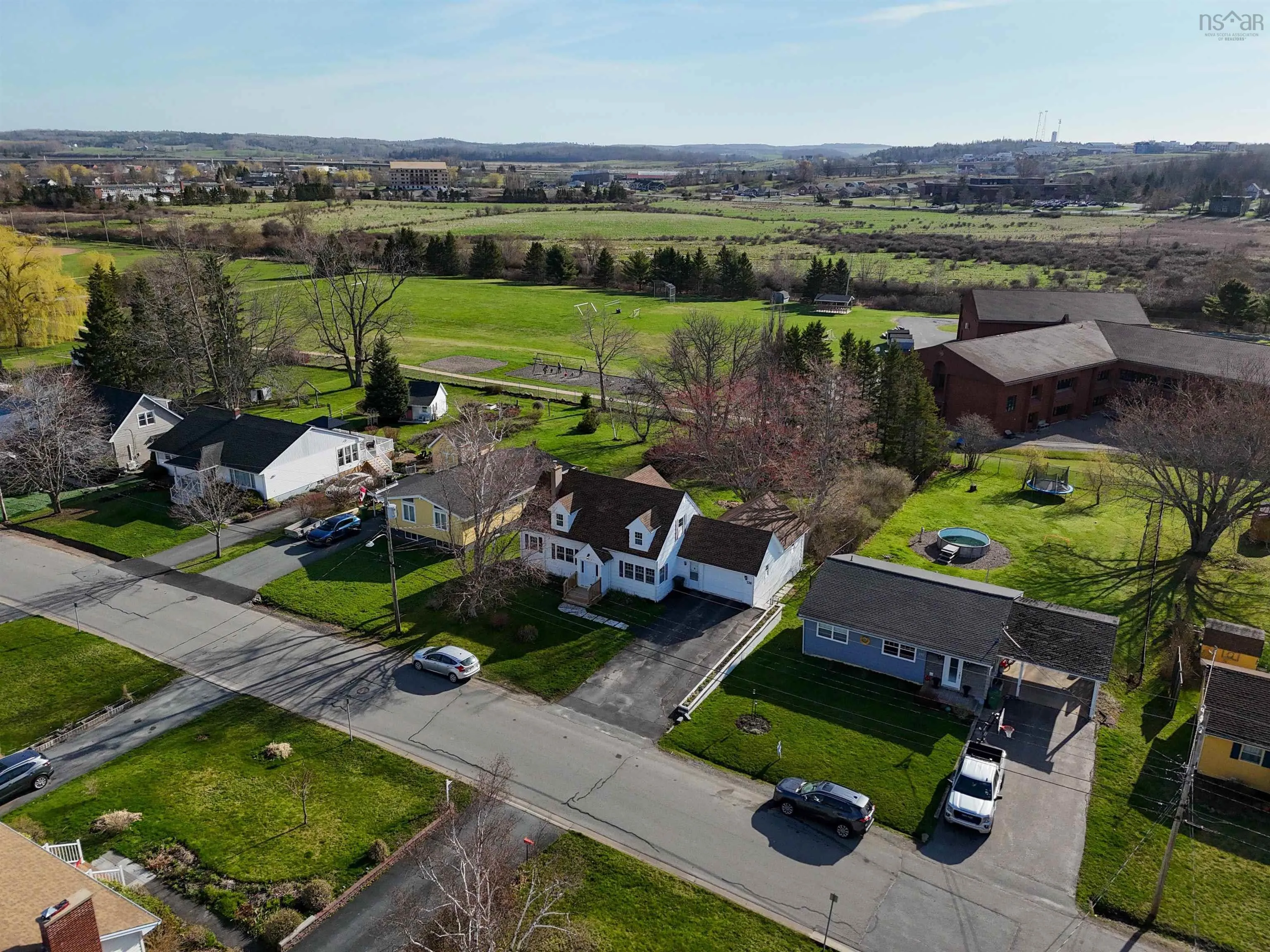 228 Tremain Crescent, Windsor Ns B0n 2t0, 2 Bedrooms Bedrooms, ,3 BathroomsBathrooms,Residential,For Sale,Tremain,202510334