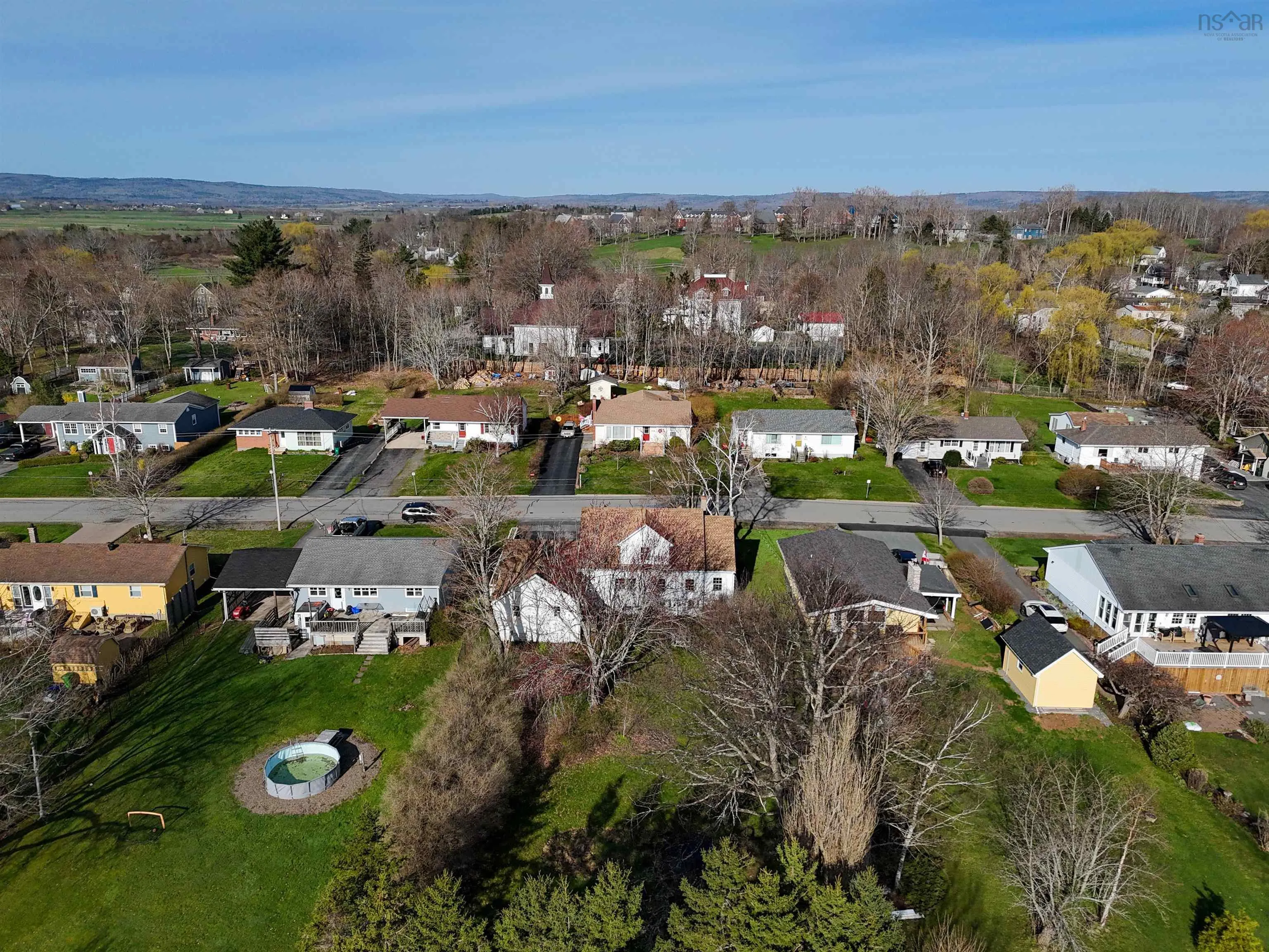 228 Tremain Crescent, Windsor Ns B0n 2t0, 2 Bedrooms Bedrooms, ,3 BathroomsBathrooms,Residential,For Sale,Tremain,202510334