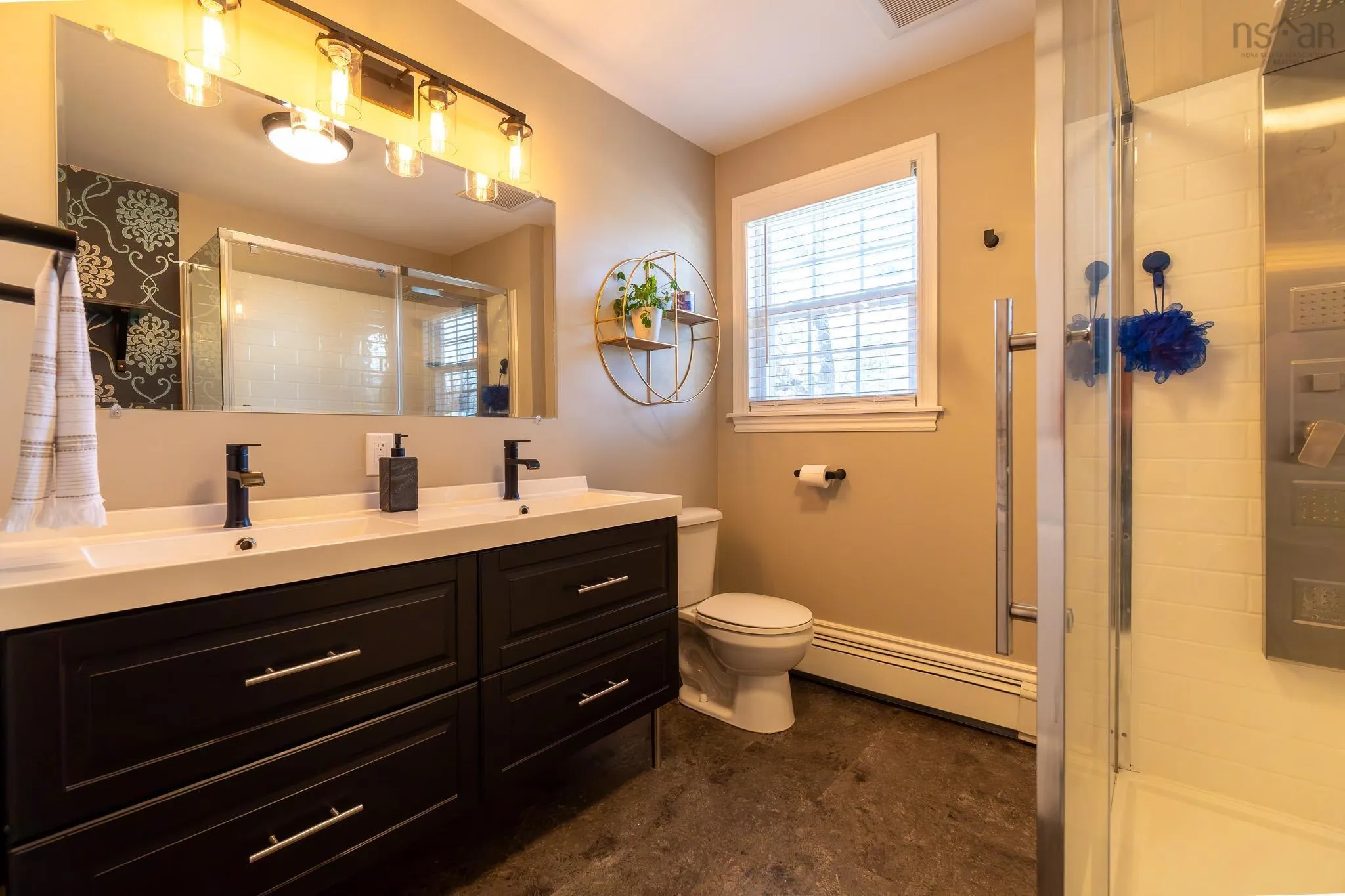 907 Charles Street, North Kentville Ns B4n 2y9, 5 Bedrooms Bedrooms, ,2 BathroomsBathrooms,Residential,For Sale,Charles,202506846