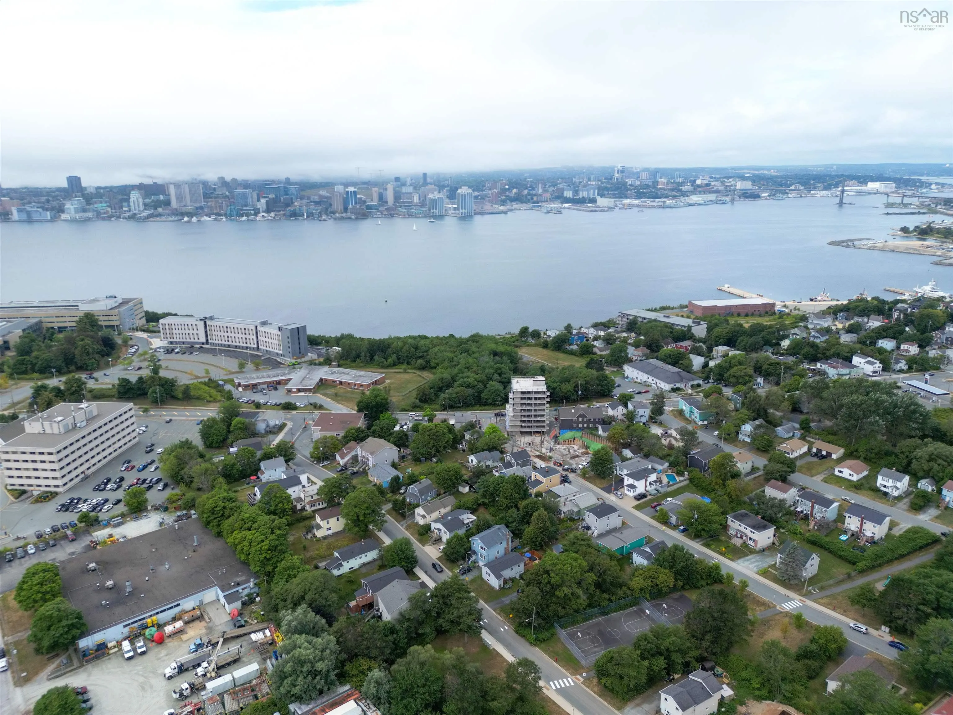 251 Pleasant Street, Dartmouth, NS B2Y 3S1, 4 Bedrooms Bedrooms, ,2 BathroomsBathrooms,Residential,For Sale,Pleasant,202521264