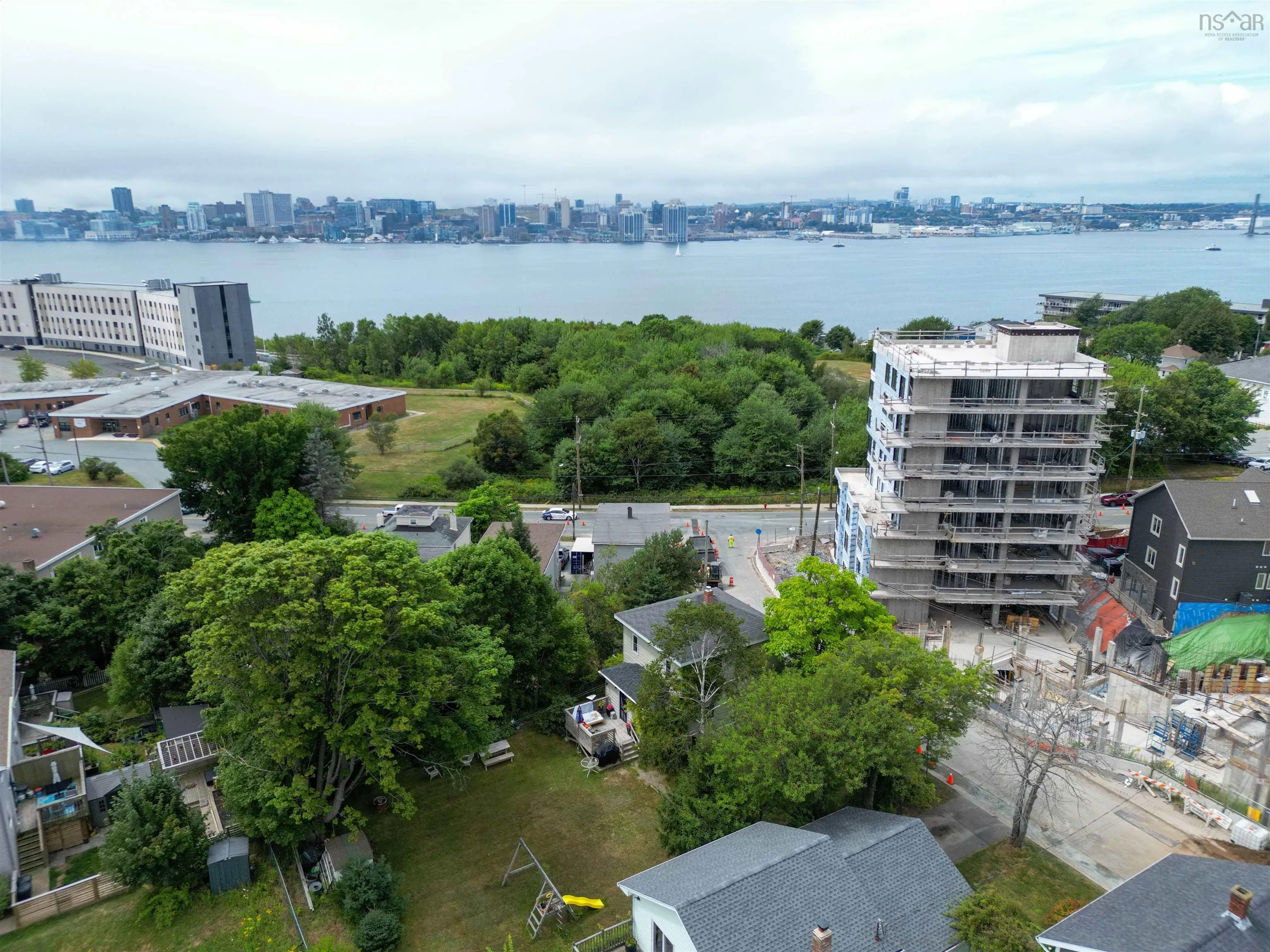 251 Pleasant Street, Dartmouth, NS B2Y 3S1, 4 Bedrooms Bedrooms, ,2 BathroomsBathrooms,Residential,For Sale,Pleasant,202521264