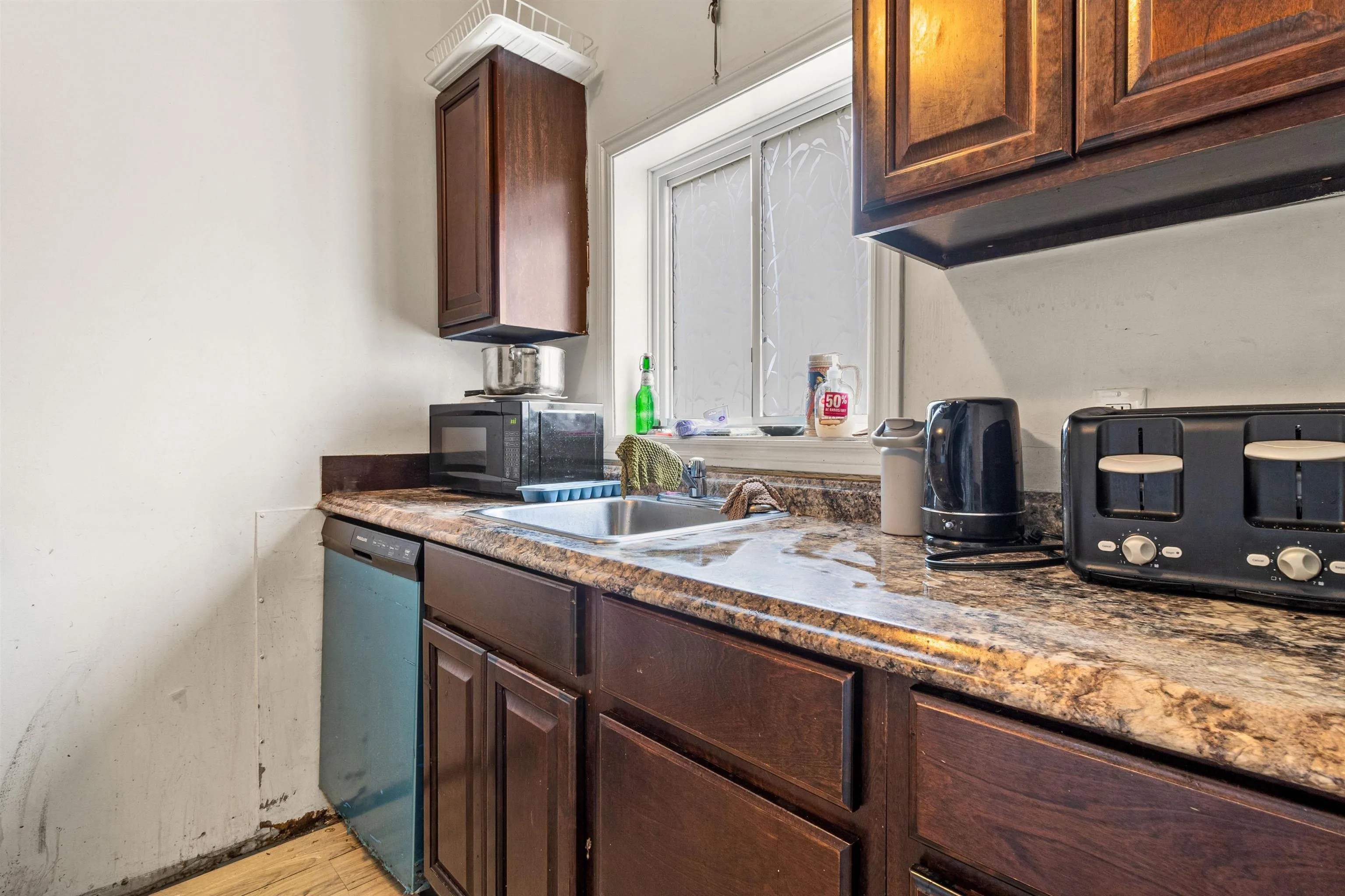 251 Pleasant Street, Dartmouth, NS B2Y 3S1, 4 Bedrooms Bedrooms, ,2 BathroomsBathrooms,Residential,For Sale,Pleasant,202521264