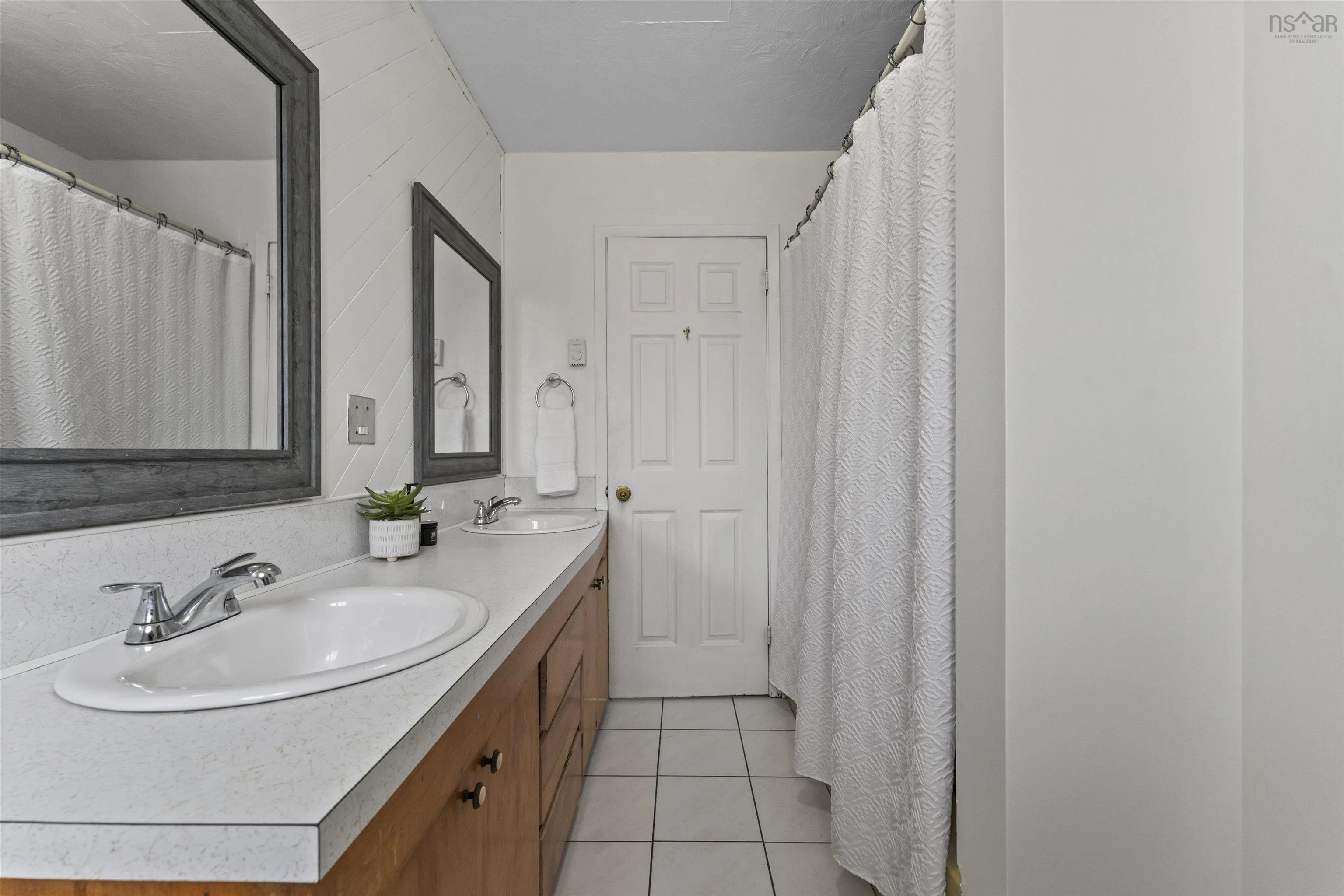 1558 Riverside Drive, Lower Sackville, NS B4C 2Y7, 4 Bedrooms Bedrooms, ,2 BathroomsBathrooms,Residential,For Sale,Riverside,202511681