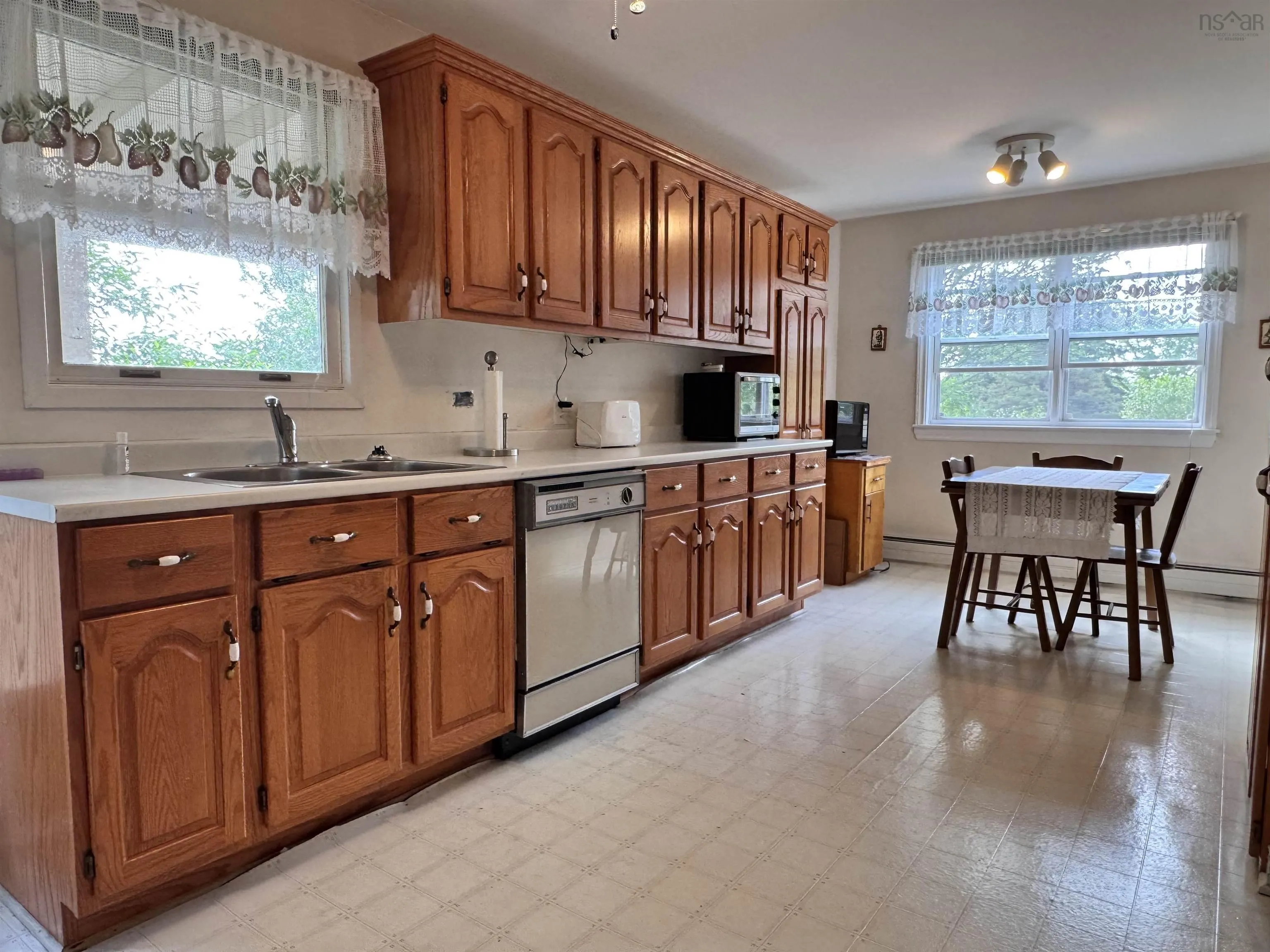163 Upper Mclean Street, Glace Bay, NS B1A 2L4, 4 Bedrooms Bedrooms, ,3 BathroomsBathrooms,Residential,For Sale,Upper Mclean,202519073