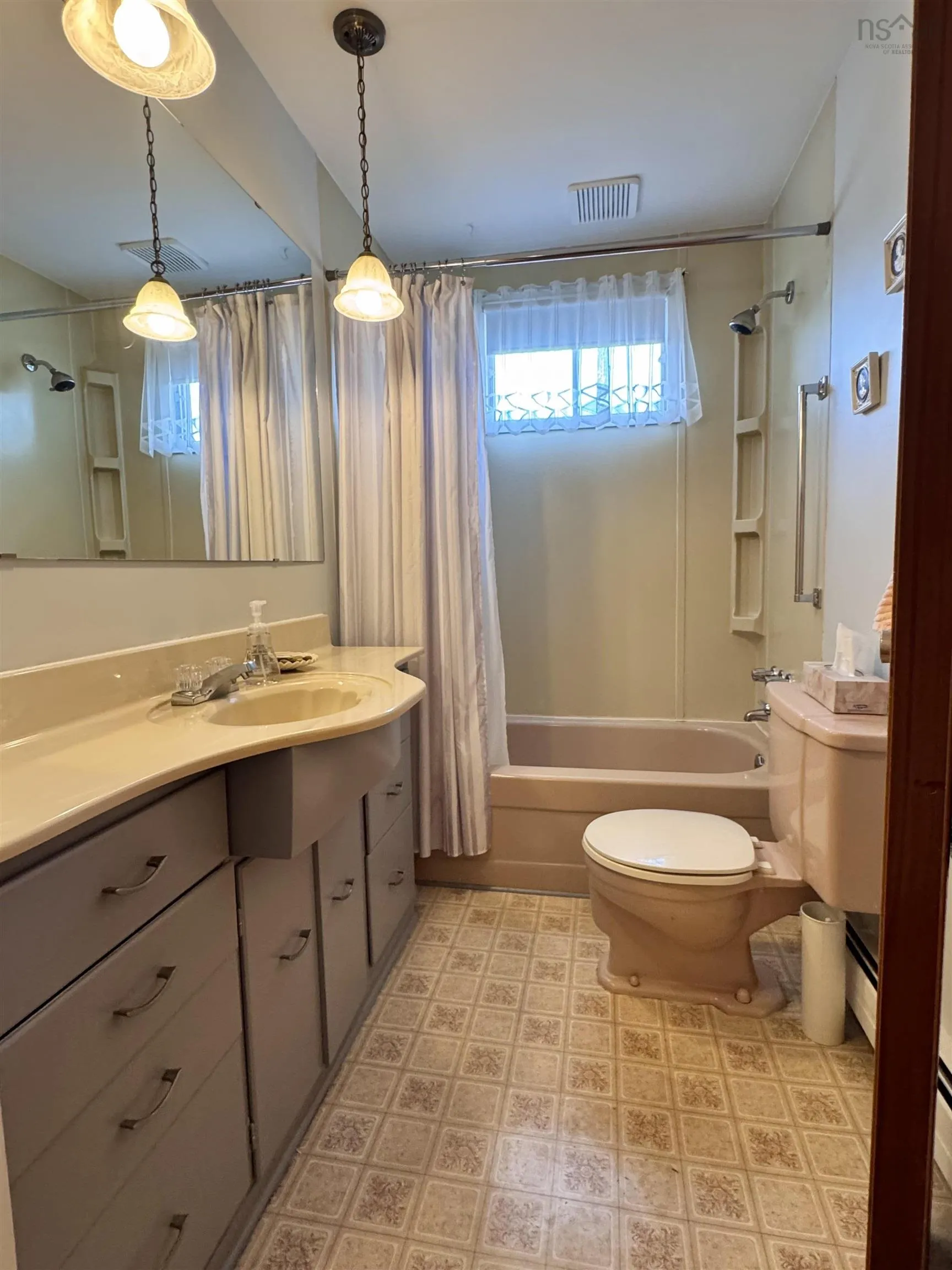 163 Upper Mclean Street, Glace Bay, NS B1A 2L4, 4 Bedrooms Bedrooms, ,3 BathroomsBathrooms,Residential,For Sale,Upper Mclean,202519073
