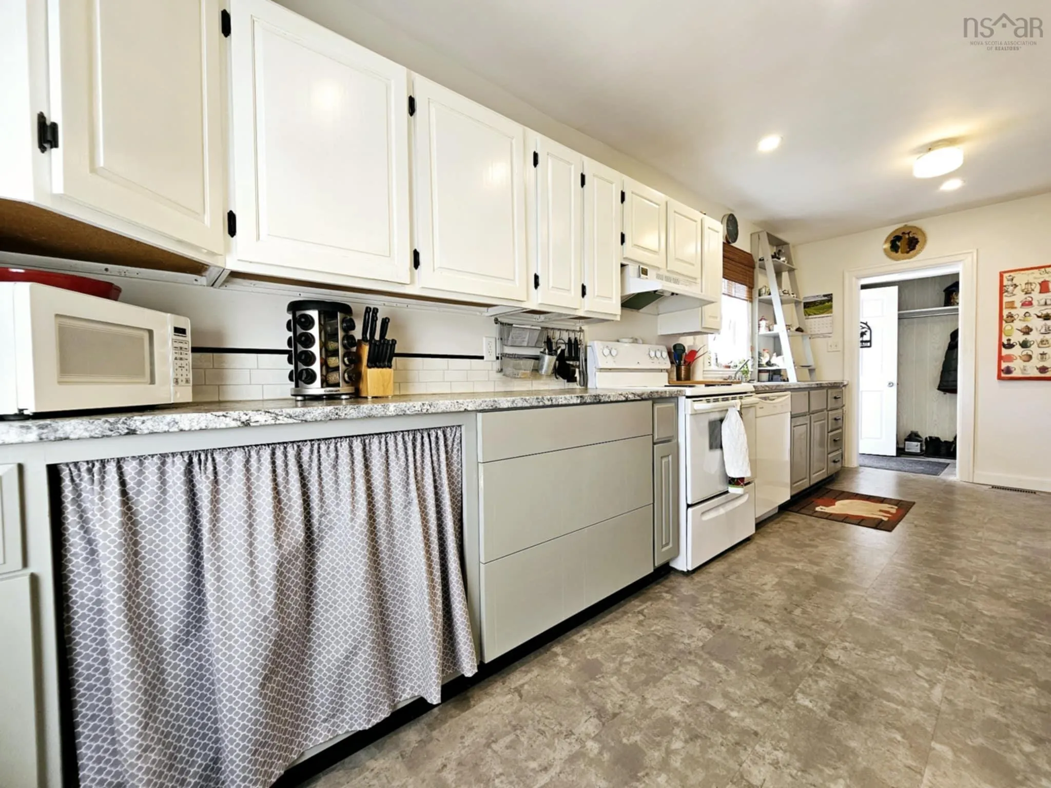 144 Pleasant Street, Stellarton Ns B0k 1s0, 3 Bedrooms Bedrooms, ,2 BathroomsBathrooms,Residential,For Sale,Pleasant,202507783