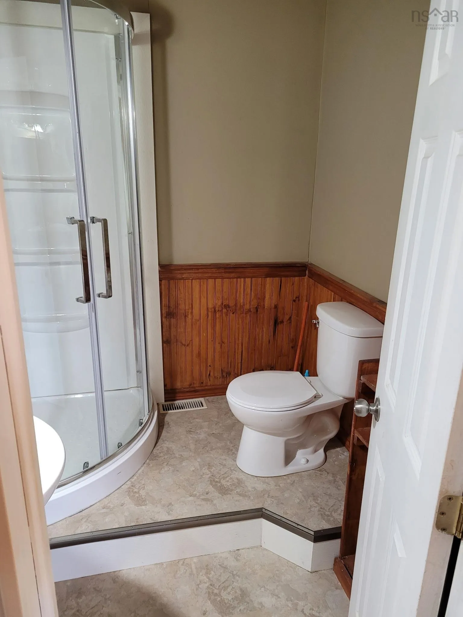 59 Pleasant Street, Bridgewater, NS B4V 1M9, 7 Bedrooms Bedrooms, ,Residential Income,For Sale,Pleasant,202517634