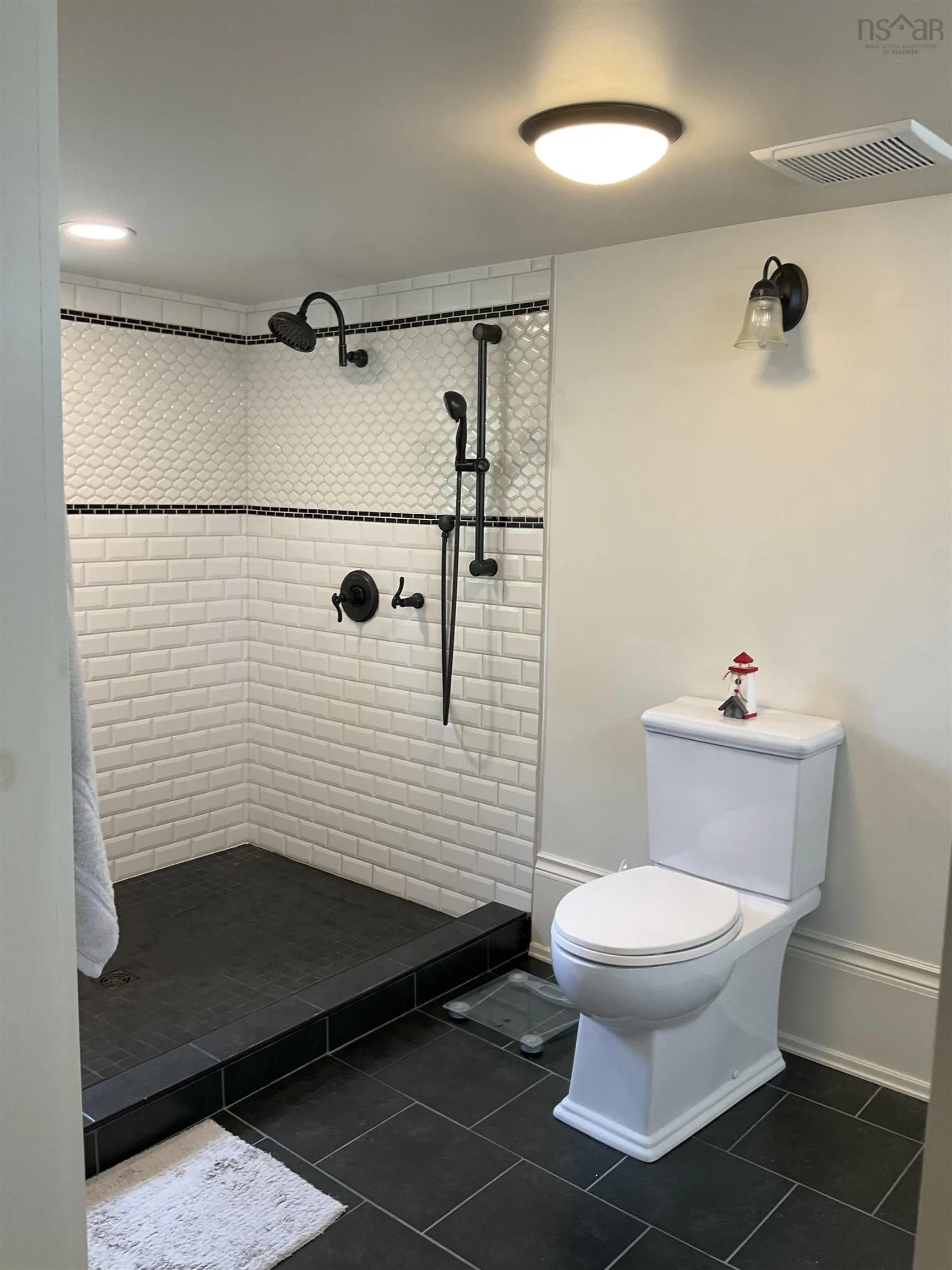 382 Main Street, Liverpool Ns B0t 1k0, 3 Bedrooms Bedrooms, ,3 BathroomsBathrooms,Residential,For Sale,Main,202419197