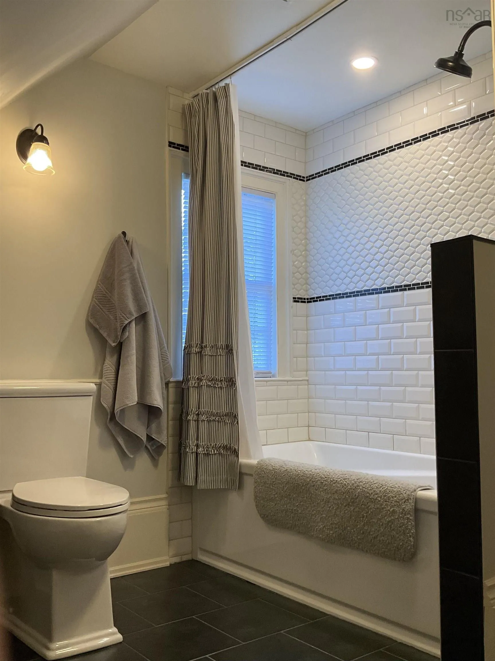 382 Main Street, Liverpool Ns B0t 1k0, 3 Bedrooms Bedrooms, ,3 BathroomsBathrooms,Residential,For Sale,Main,202419197