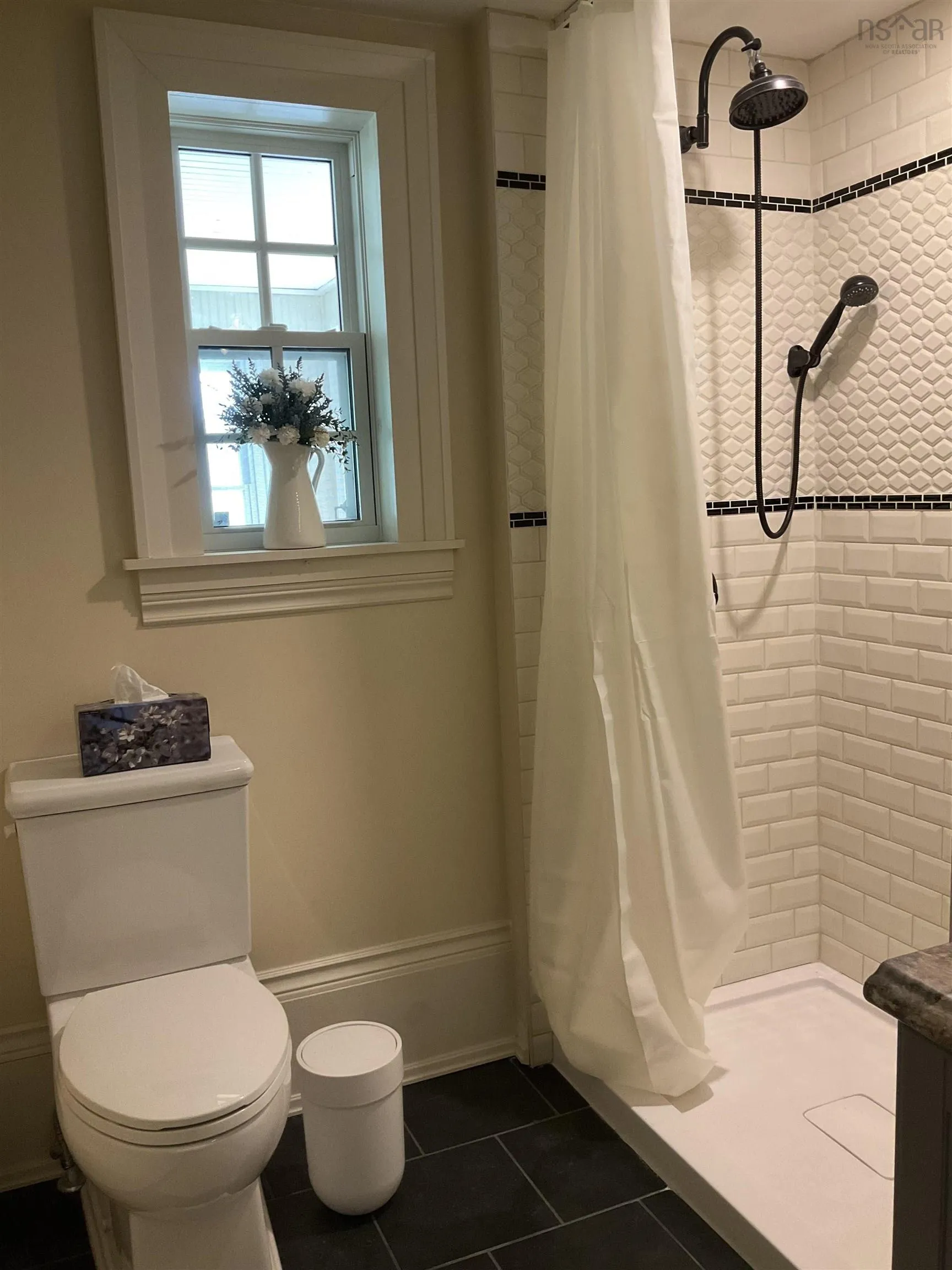 382 Main Street, Liverpool Ns B0t 1k0, 3 Bedrooms Bedrooms, ,3 BathroomsBathrooms,Residential,For Sale,Main,202419197