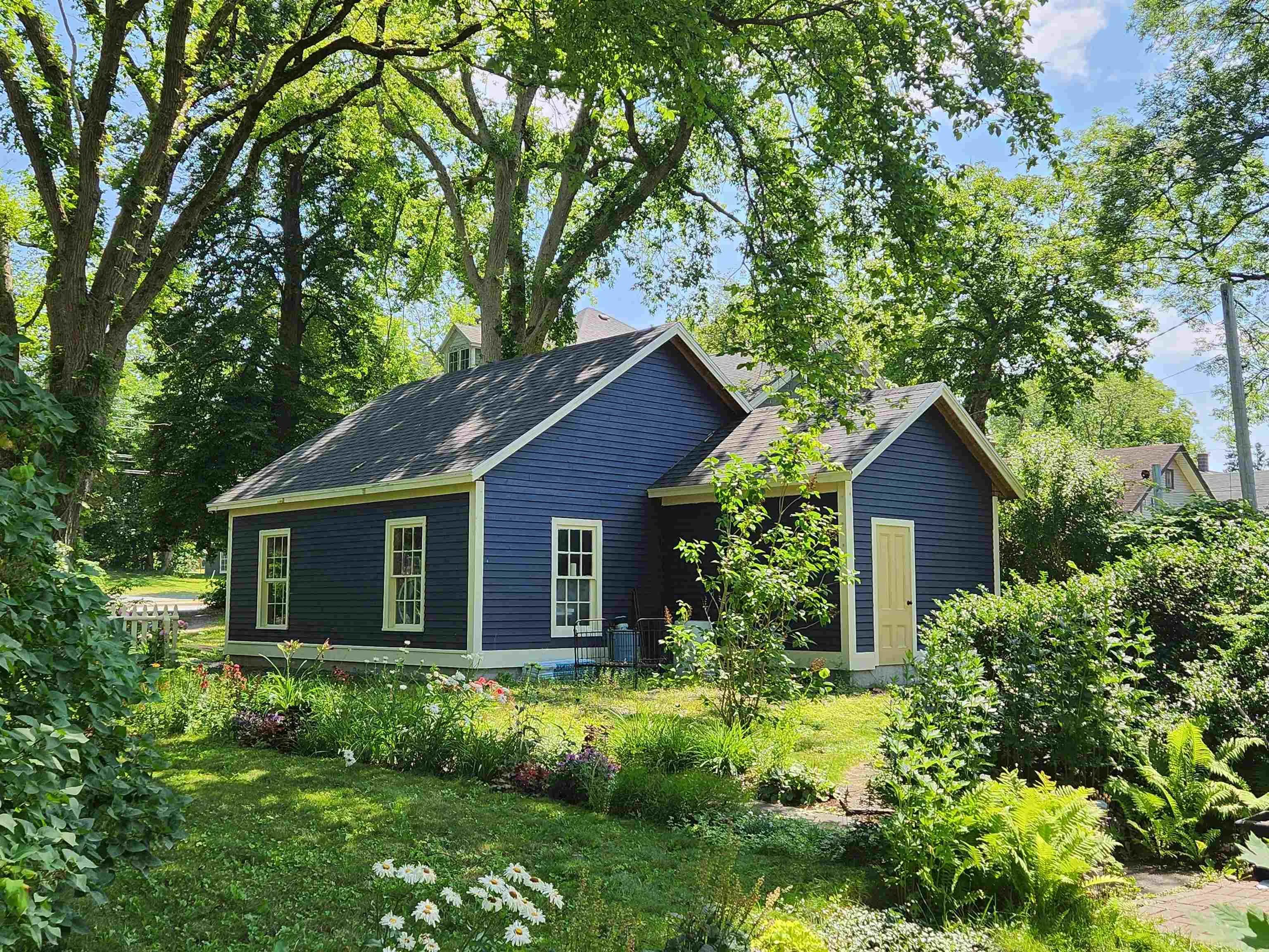 382 Main Street, Liverpool Ns B0t 1k0, 3 Bedrooms Bedrooms, ,3 BathroomsBathrooms,Residential,For Sale,Main,202419197