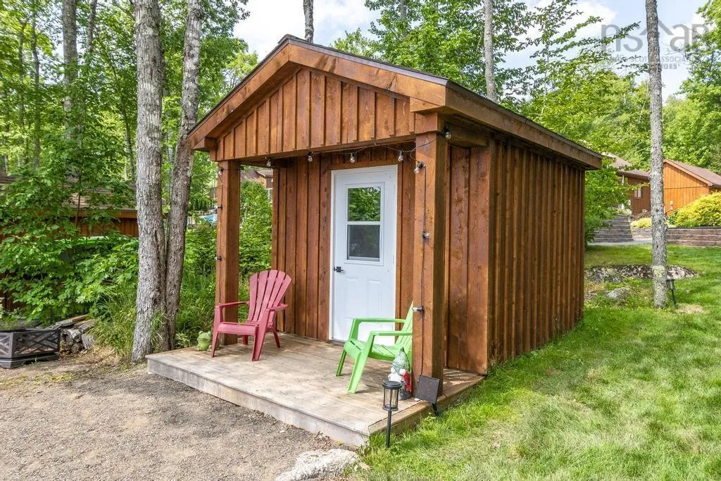 74 Canyon Point Road, Vaughan, NS B0N 2T0, 2 Bedrooms Bedrooms, ,1 BathroomBathrooms,Residential,For Sale,Canyon Point,202520015