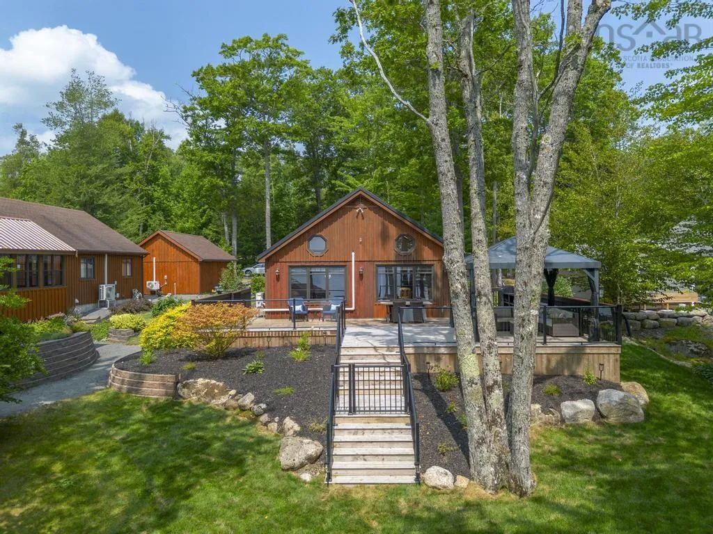 74 Canyon Point Road, Vaughan, NS B0N 2T0, 2 Bedrooms Bedrooms, ,1 BathroomBathrooms,Residential,For Sale,Canyon Point,202520015