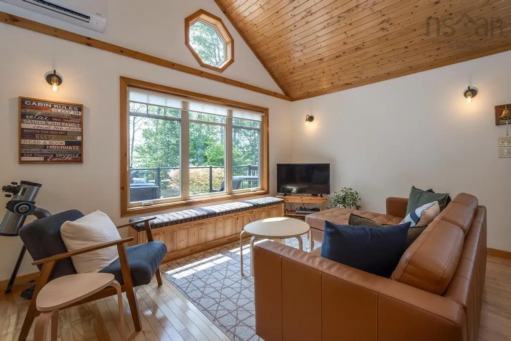 74 Canyon Point Road, Vaughan, NS B0N 2T0, 2 Bedrooms Bedrooms, ,1 BathroomBathrooms,Residential,For Sale,Canyon Point,202520015