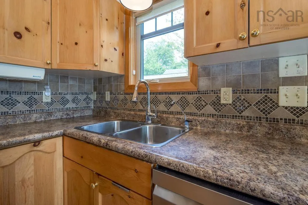 74 Canyon Point Road, Vaughan, NS B0N 2T0, 2 Bedrooms Bedrooms, ,1 BathroomBathrooms,Residential,For Sale,Canyon Point,202520015