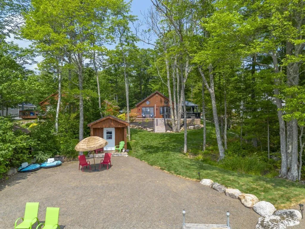 74 Canyon Point Road, Vaughan, NS B0N 2T0, 2 Bedrooms Bedrooms, ,1 BathroomBathrooms,Residential,For Sale,Canyon Point,202520015
