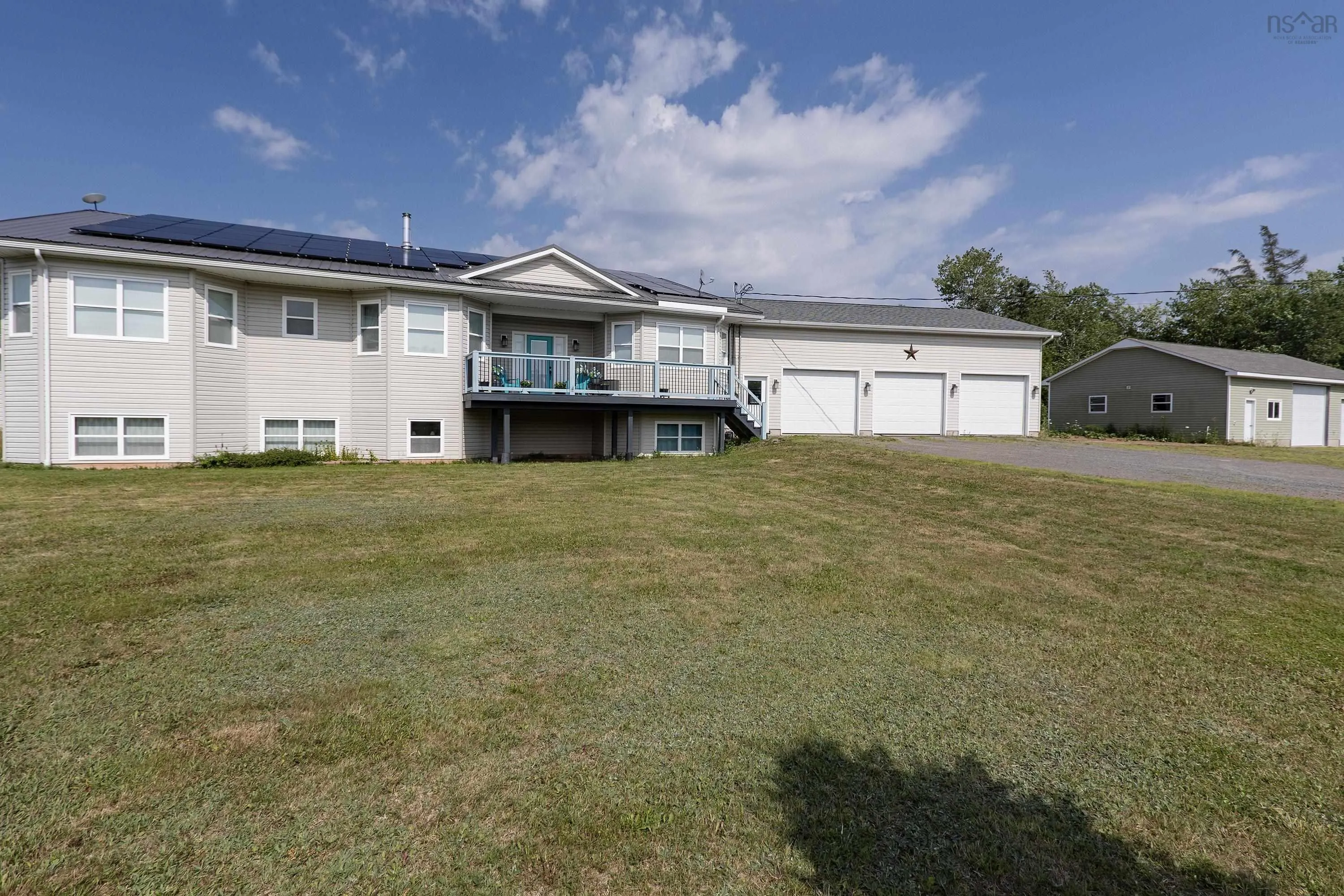 158 Robinson Road, Amherst Head, NS B4H 3Y2, 3 Bedrooms Bedrooms, ,4 BathroomsBathrooms,Residential,For Sale,Robinson,202519556