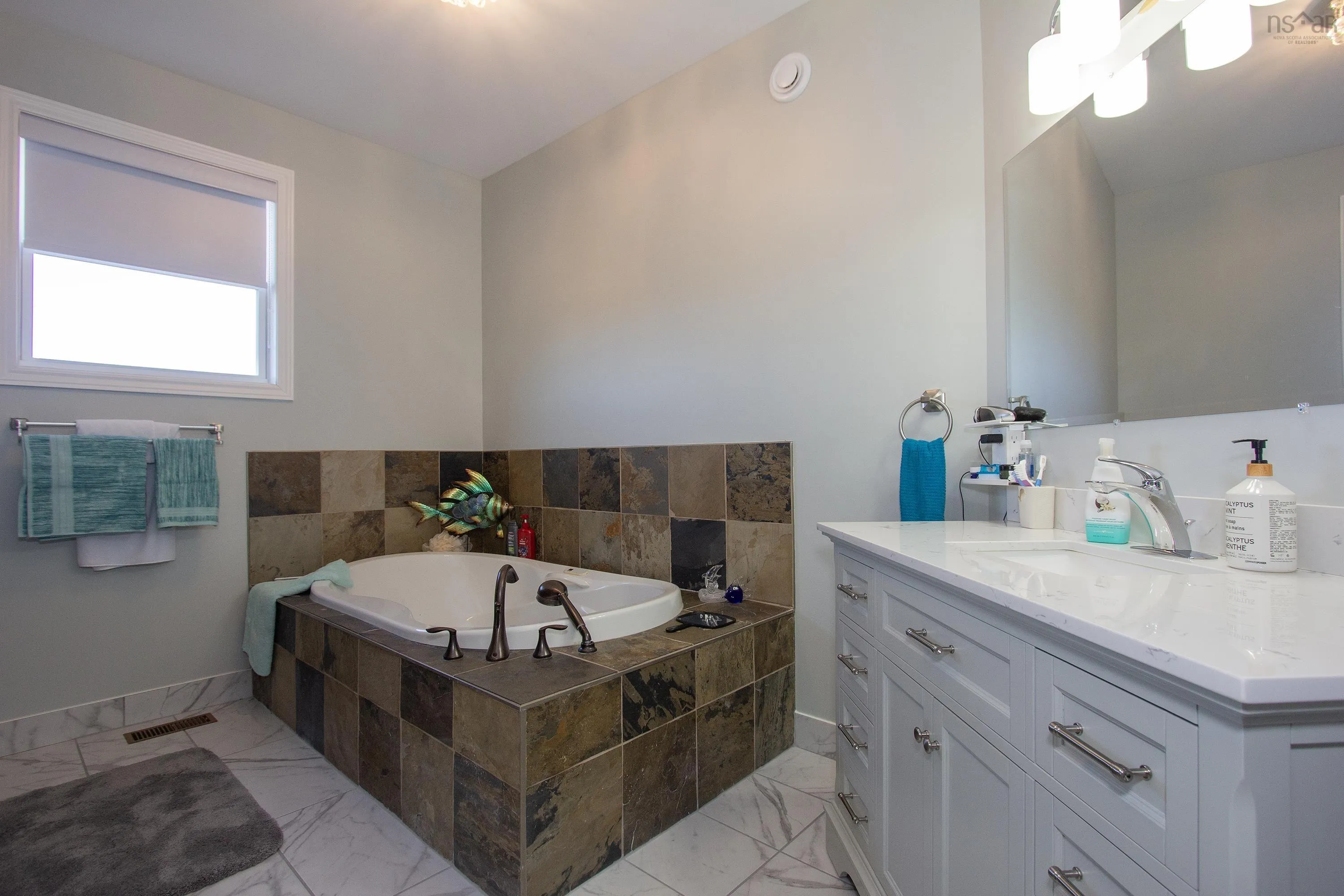 158 Robinson Road, Amherst Head, NS B4H 3Y2, 3 Bedrooms Bedrooms, ,4 BathroomsBathrooms,Residential,For Sale,Robinson,202519556