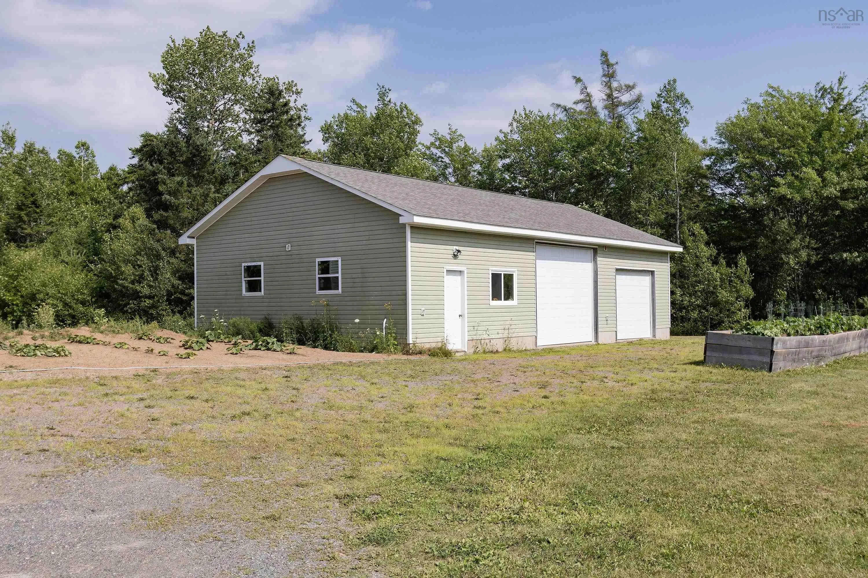158 Robinson Road, Amherst Head, NS B4H 3Y2, 3 Bedrooms Bedrooms, ,4 BathroomsBathrooms,Residential,For Sale,Robinson,202519556