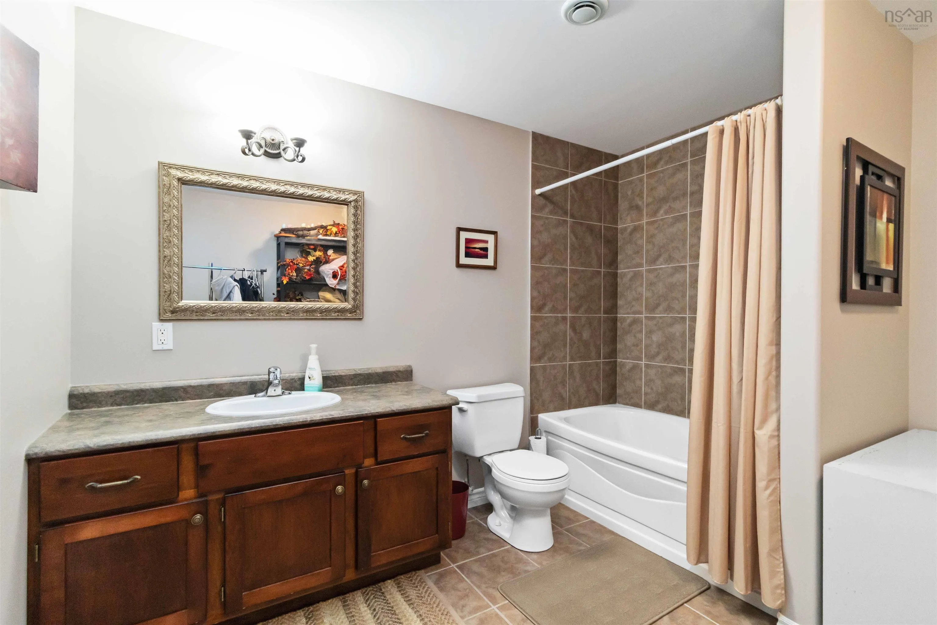 233 Starboard Drive, Halifax, NS B3M 4V4, 4 Bedrooms Bedrooms, ,4 BathroomsBathrooms,Residential,For Sale,Starboard,202522942