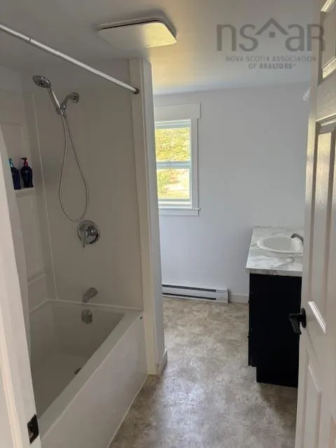 952 West Halls Harbour Road, Halls Harbour, NS B0P 1J0, 3 Bedrooms Bedrooms, ,2 BathroomsBathrooms,Residential,For Sale,West Halls Harbour,202522265