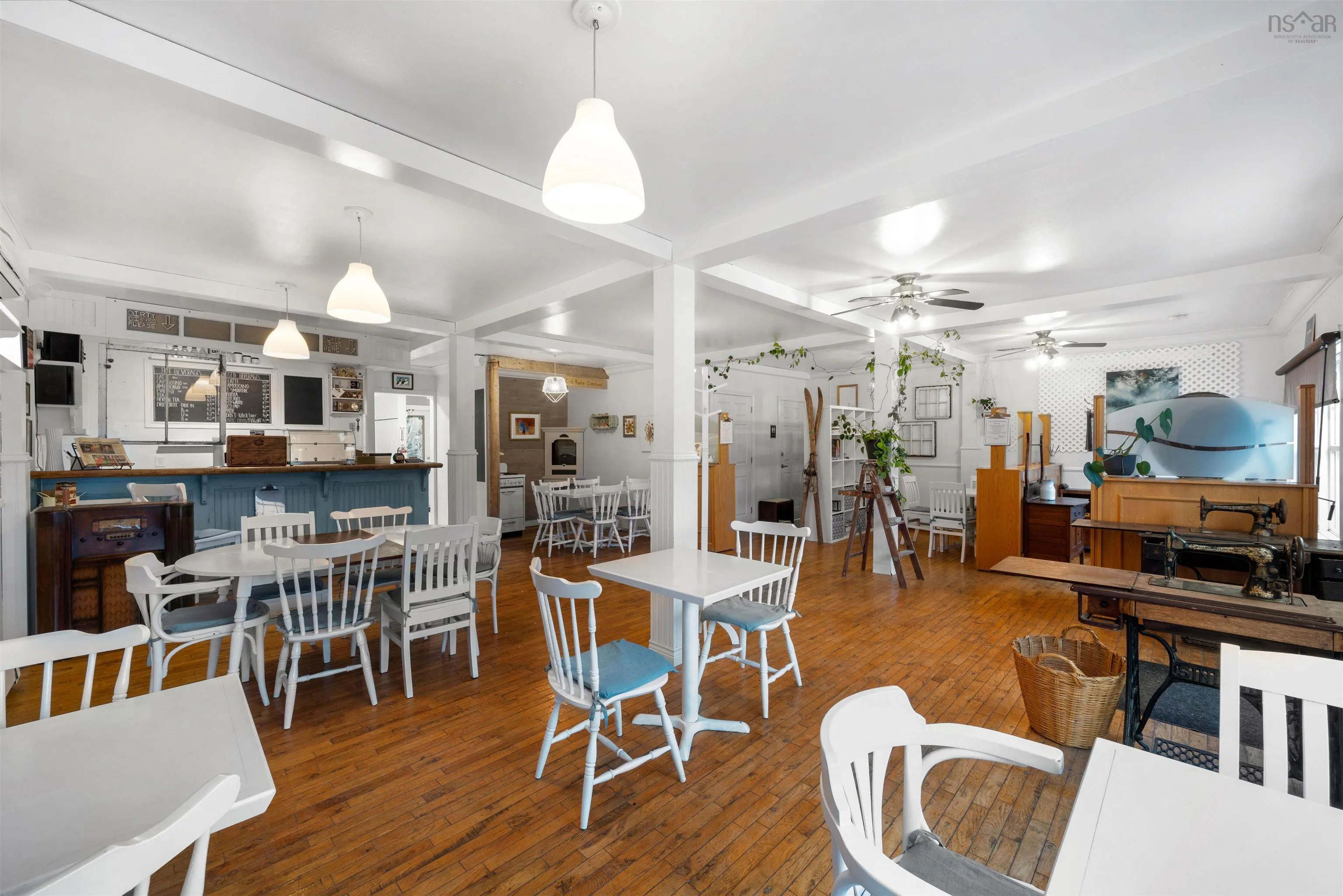 11377 Peggys Cove Road, Seabright Ns B3z 2z3, 2 Bedrooms Bedrooms, ,4 BathroomsBathrooms,Residential,For Sale,Peggys Cove Road,202501026