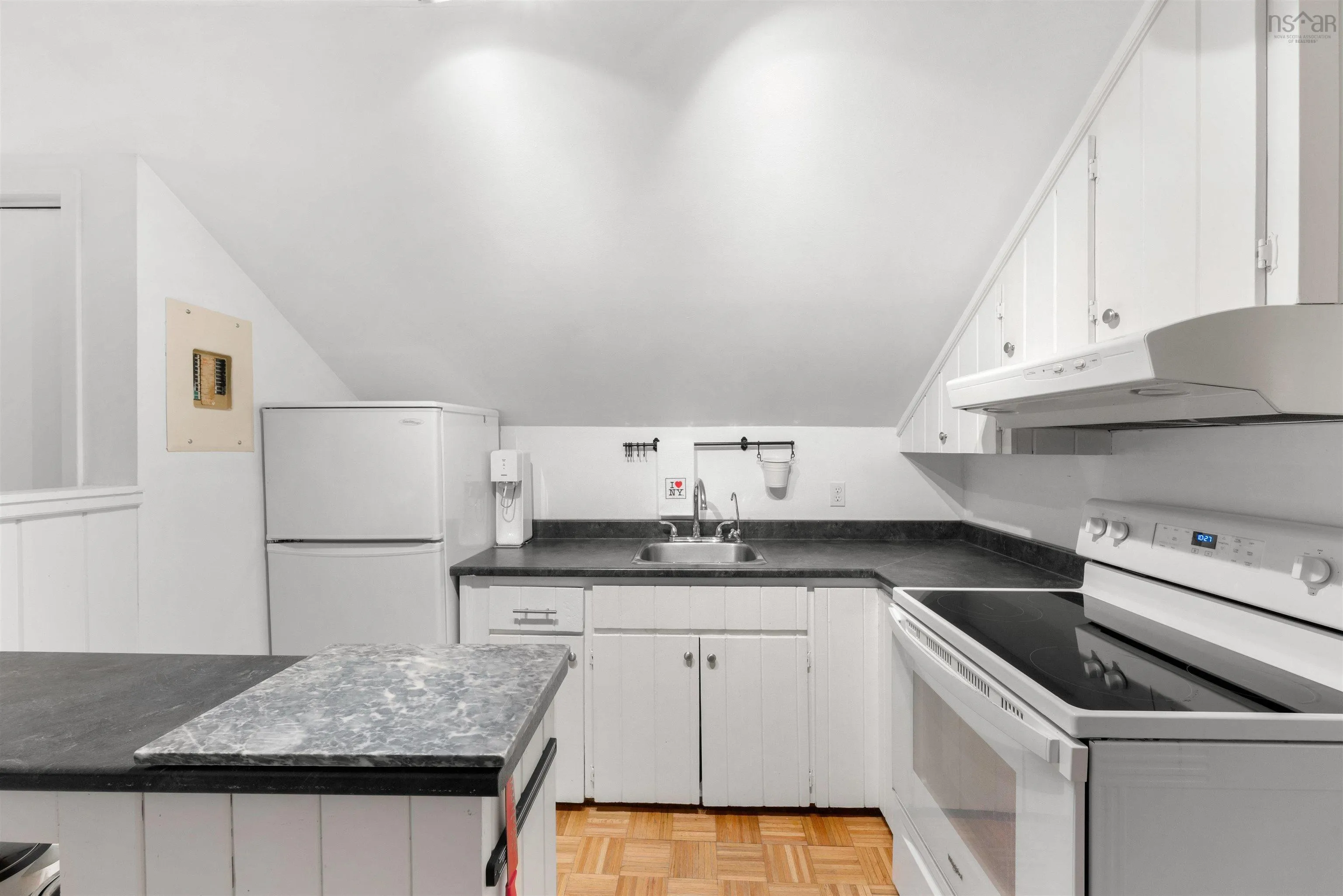 11377 Peggys Cove Road, Seabright Ns B3z 2z3, 2 Bedrooms Bedrooms, ,4 BathroomsBathrooms,Residential,For Sale,Peggys Cove Road,202501026
