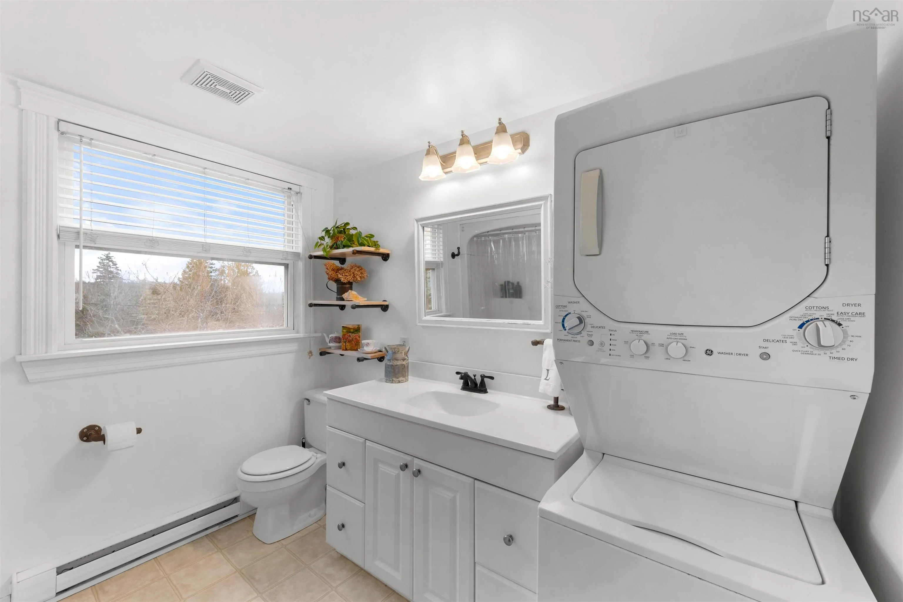 11377 Peggys Cove Road, Seabright Ns B3z 2z3, 2 Bedrooms Bedrooms, ,4 BathroomsBathrooms,Residential,For Sale,Peggys Cove Road,202501026