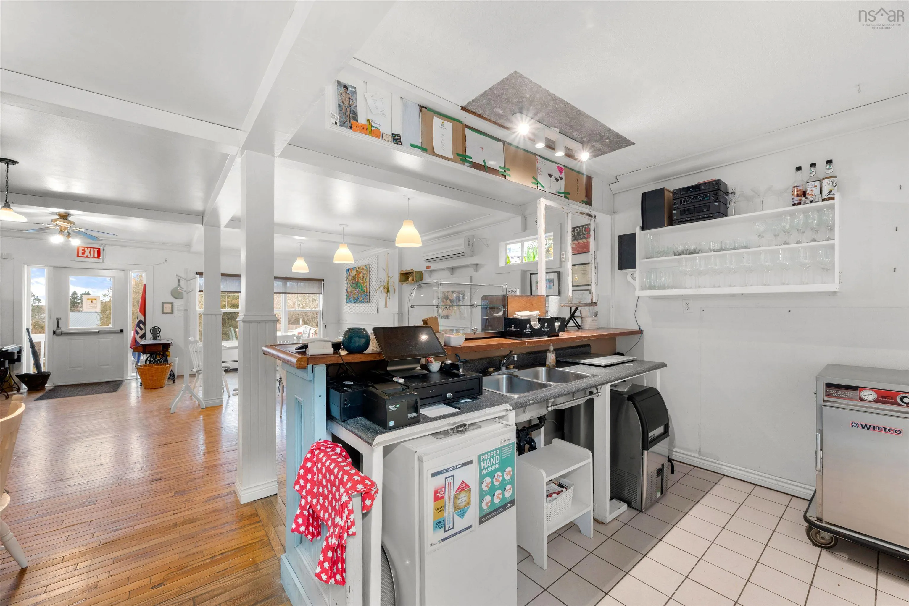 11377 Peggys Cove Road, Seabright Ns B3z 2z3, 2 Bedrooms Bedrooms, ,4 BathroomsBathrooms,Residential,For Sale,Peggys Cove Road,202501026