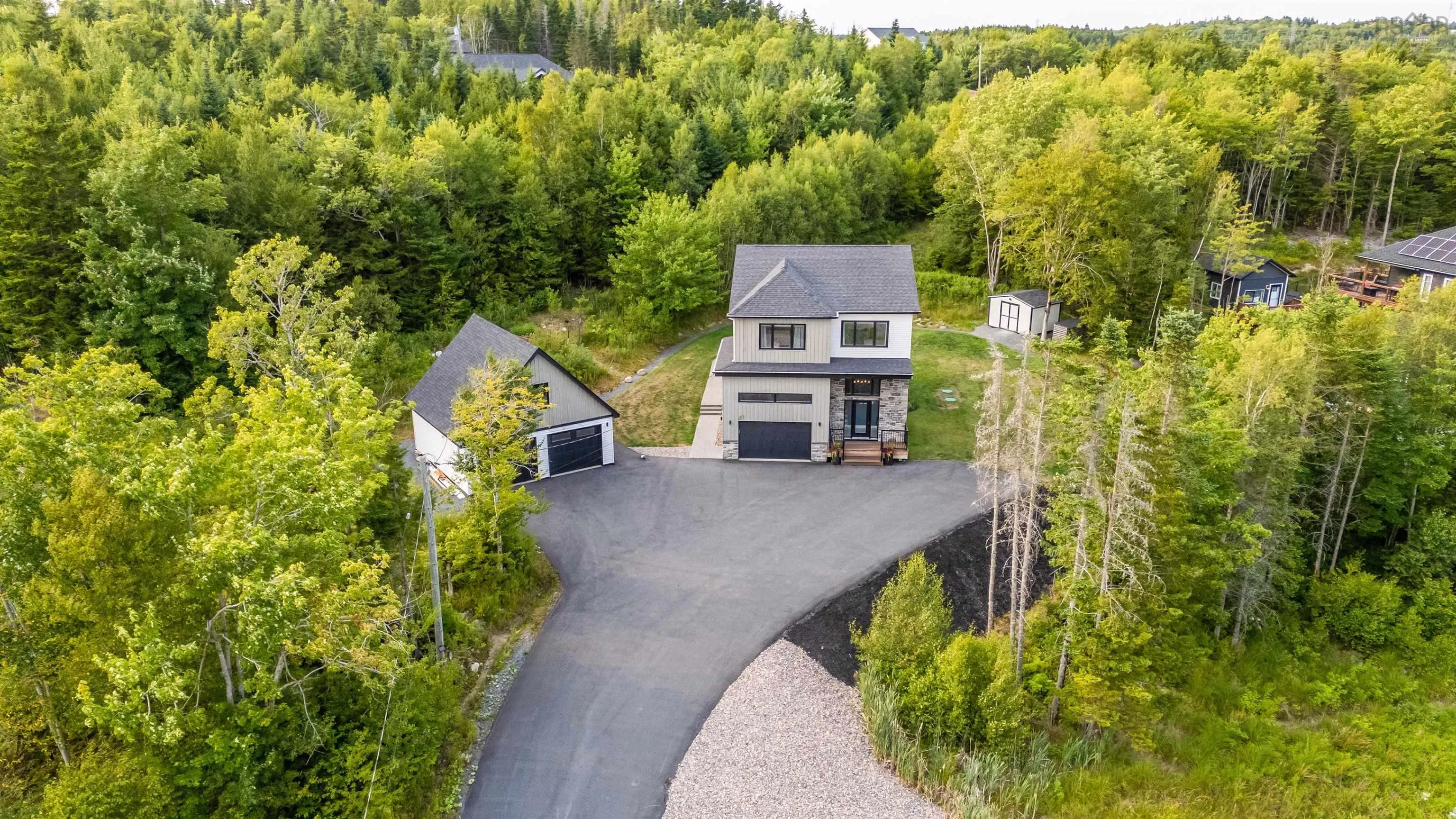 41 Mccabe Lake Drive, Middle Sackville, NS B4E 0M9, 5 Bedrooms Bedrooms, ,4 BathroomsBathrooms,Residential,For Sale,Mccabe Lake,202520240