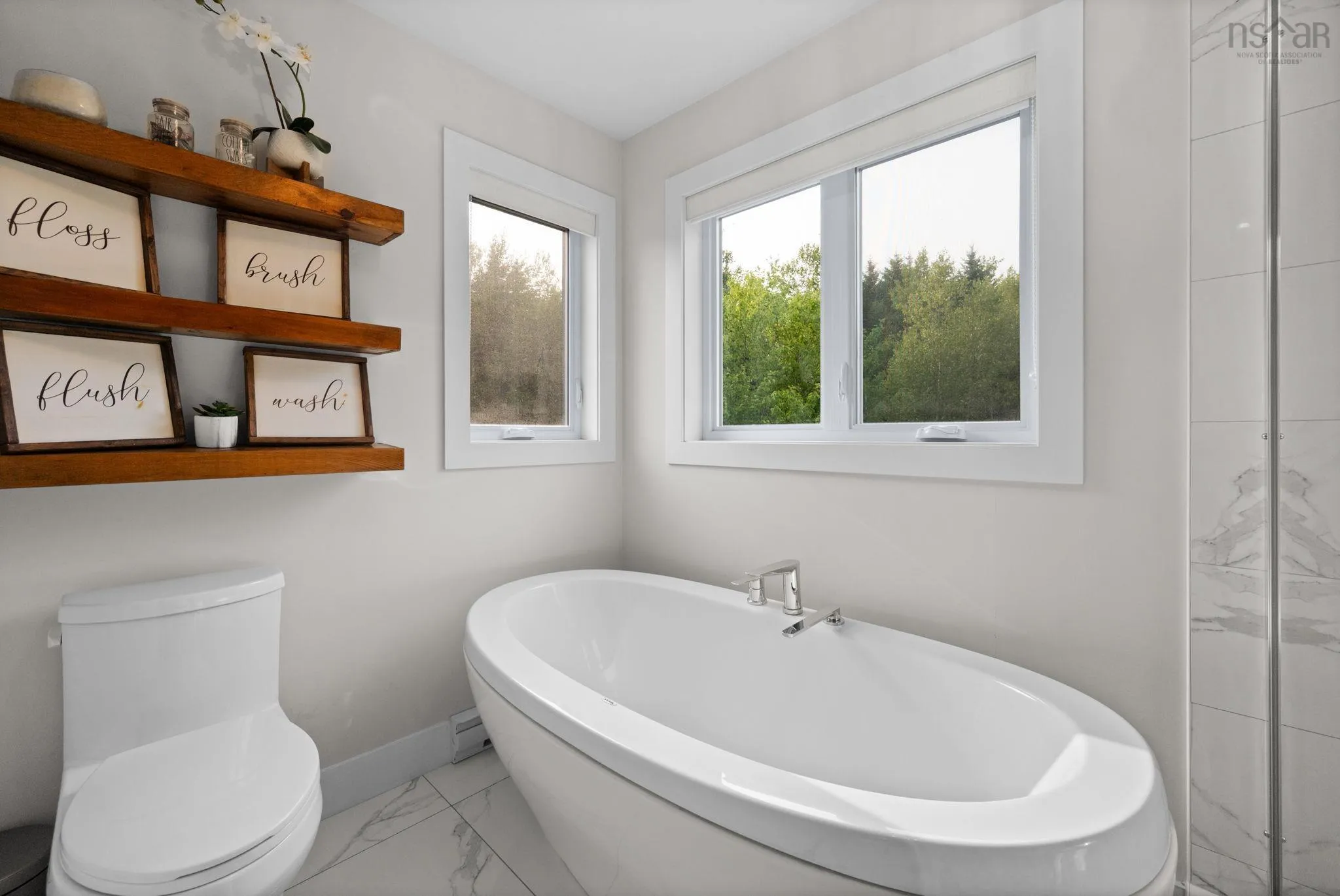 41 Mccabe Lake Drive, Middle Sackville, NS B4E 0M9, 5 Bedrooms Bedrooms, ,4 BathroomsBathrooms,Residential,For Sale,Mccabe Lake,202520240