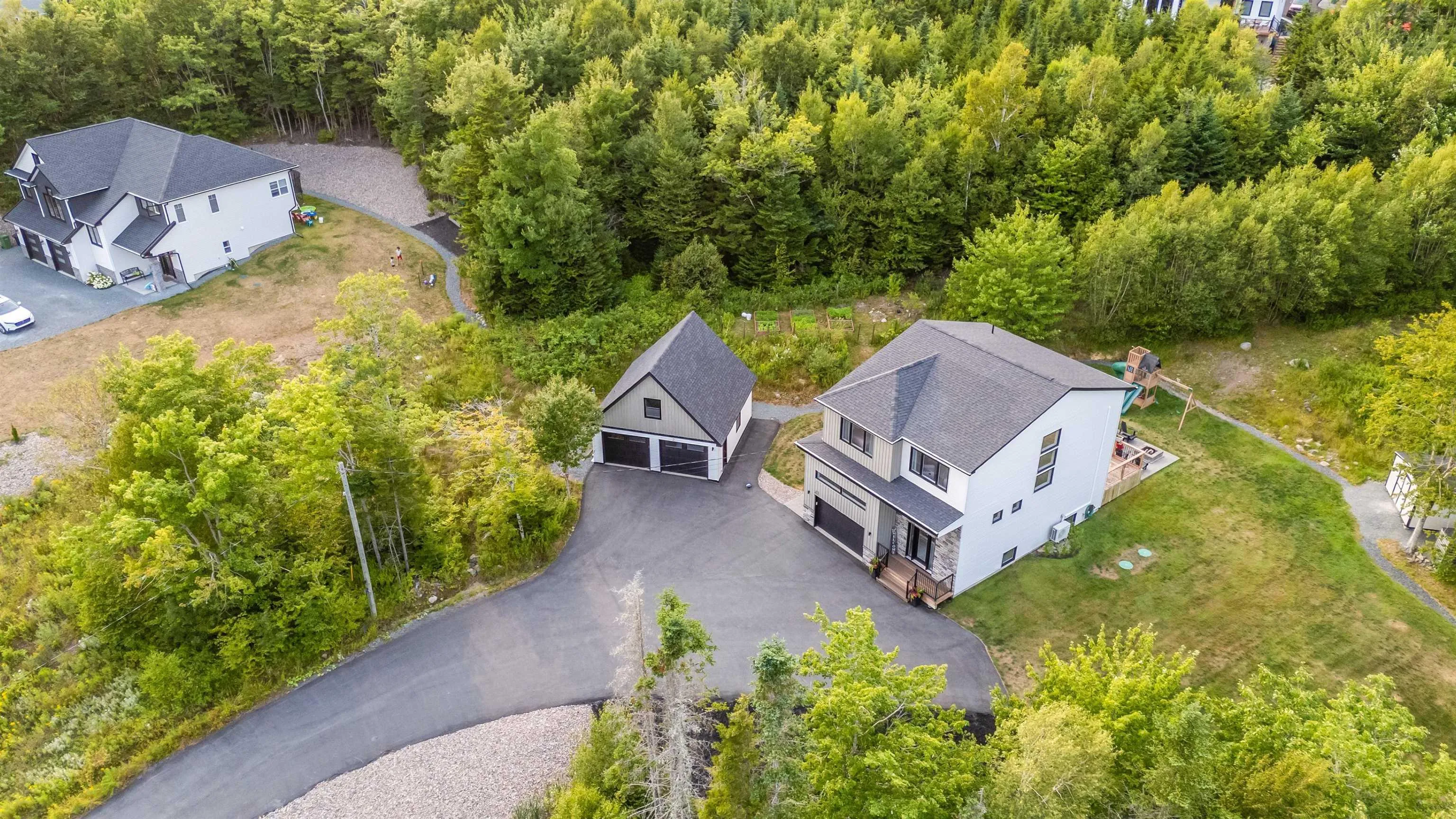 41 Mccabe Lake Drive, Middle Sackville, NS B4E 0M9, 5 Bedrooms Bedrooms, ,4 BathroomsBathrooms,Residential,For Sale,Mccabe Lake,202520240