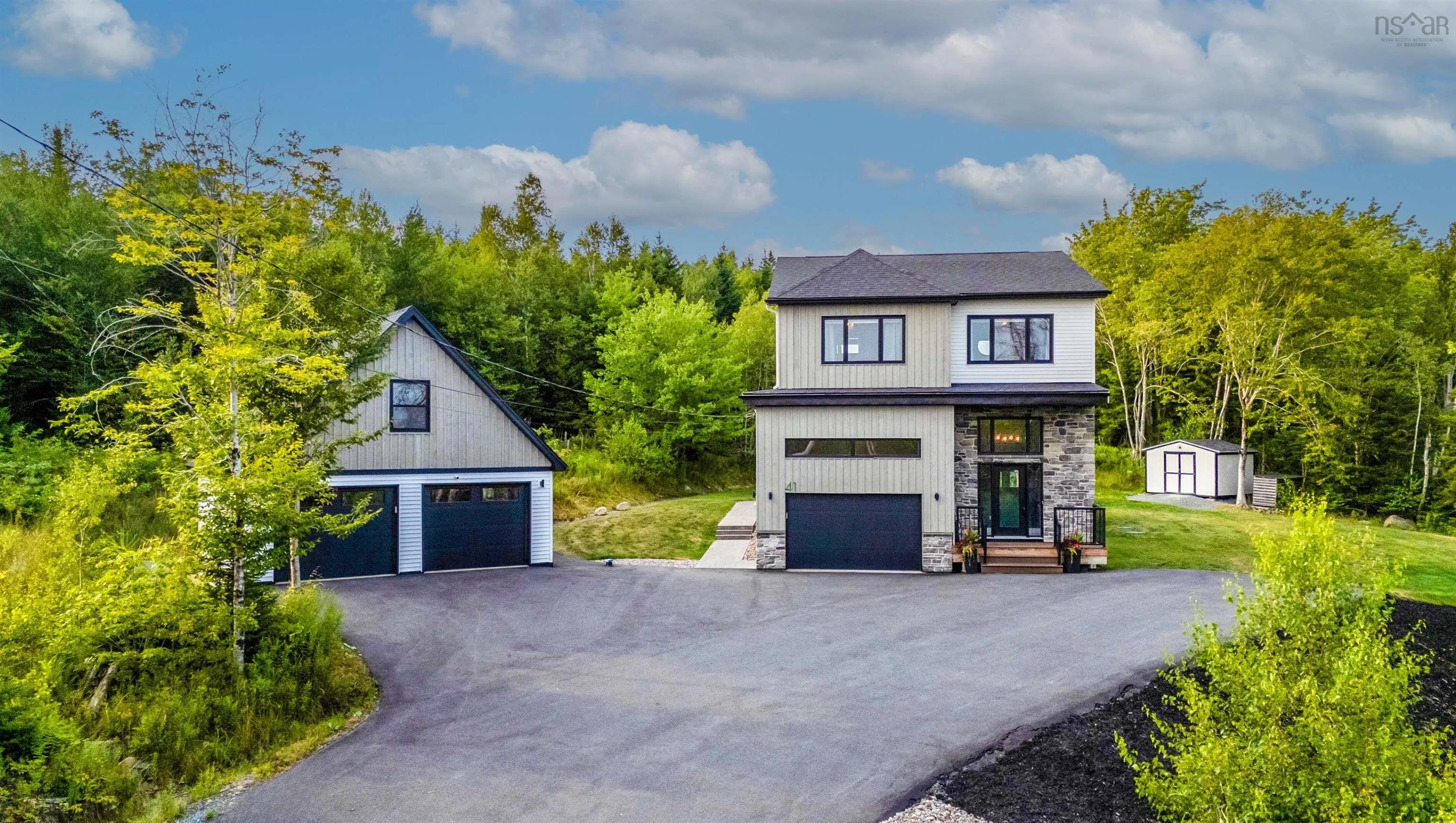 41 Mccabe Lake Drive, Middle Sackville, NS B4E 0M9, 5 Bedrooms Bedrooms, ,4 BathroomsBathrooms,Residential,For Sale,Mccabe Lake,202520240