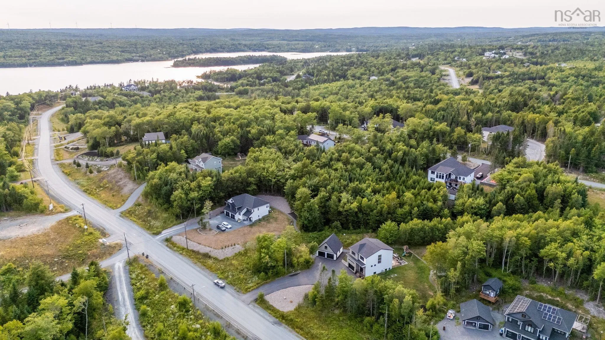 41 Mccabe Lake Drive, Middle Sackville, NS B4E 0M9, 5 Bedrooms Bedrooms, ,4 BathroomsBathrooms,Residential,For Sale,Mccabe Lake,202520240