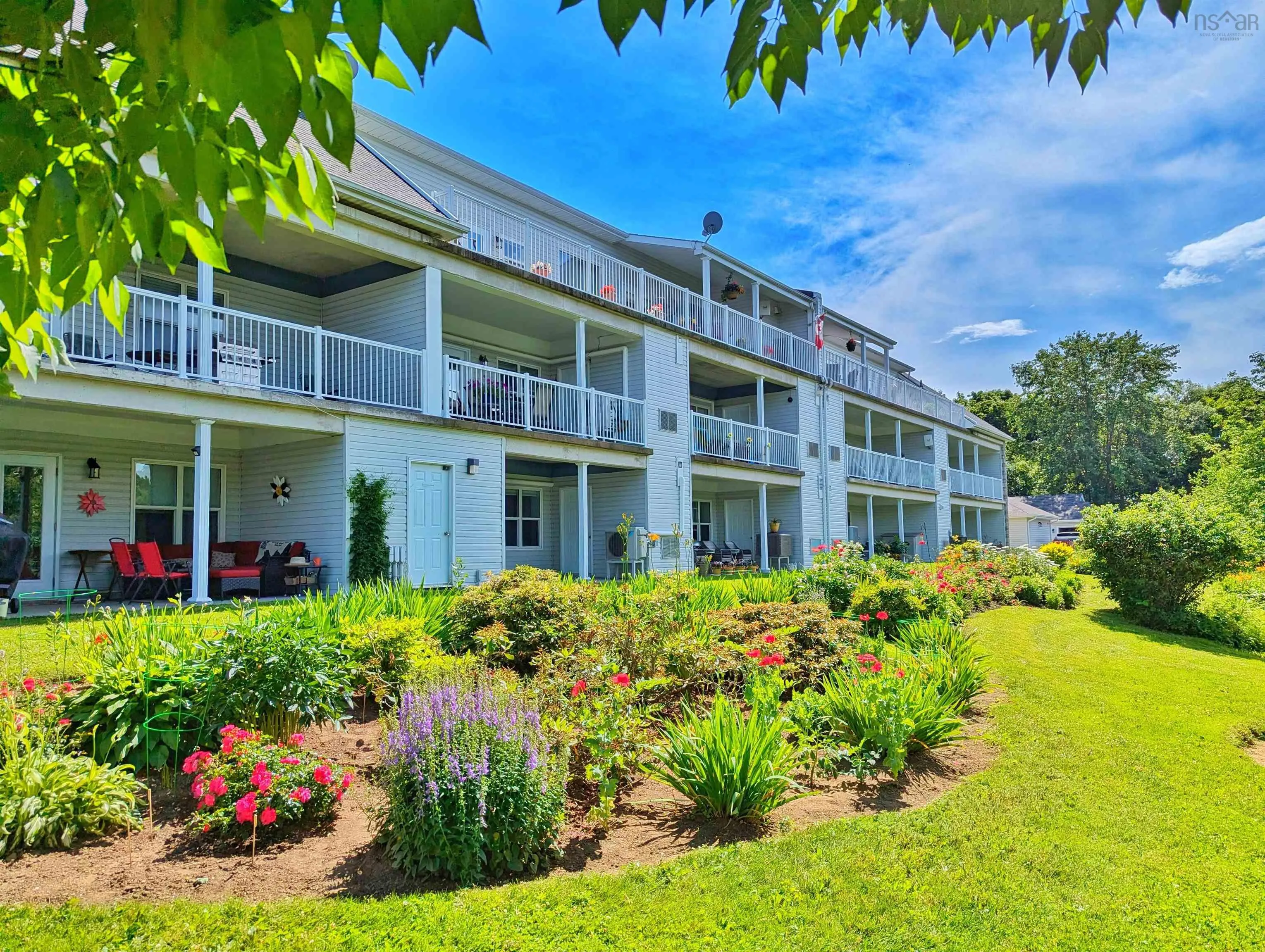 302-42 Bigelow Street, Wolfville, NS B4P 0A4, 3 Bedrooms Bedrooms, ,3 BathroomsBathrooms,Residential,For Sale,Bigelow,202513385