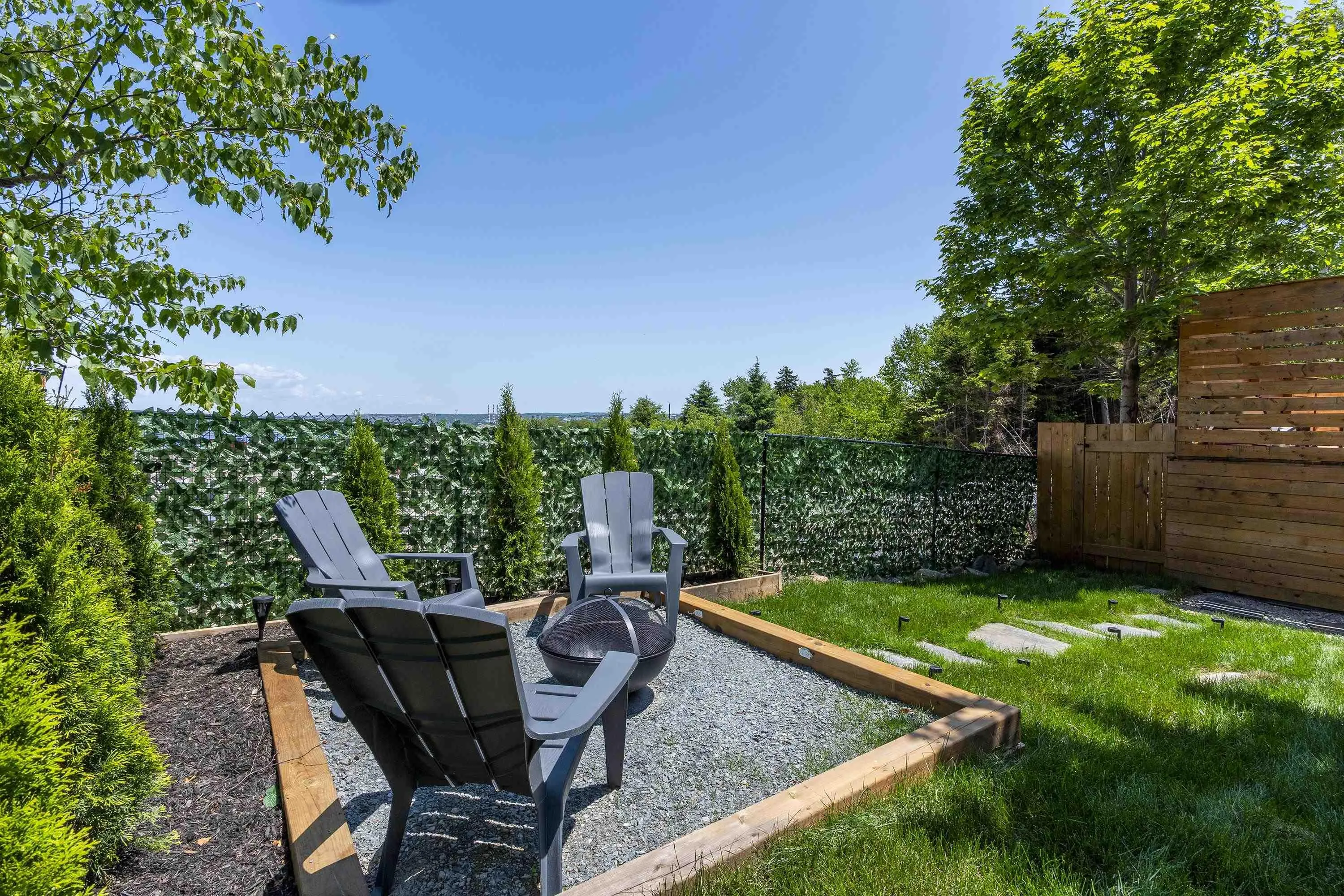27 Chartwell Lane, Halifax, NS B3M 3S7, 4 Bedrooms Bedrooms, ,4 BathroomsBathrooms,Residential,For Sale,Chartwell,202520701
