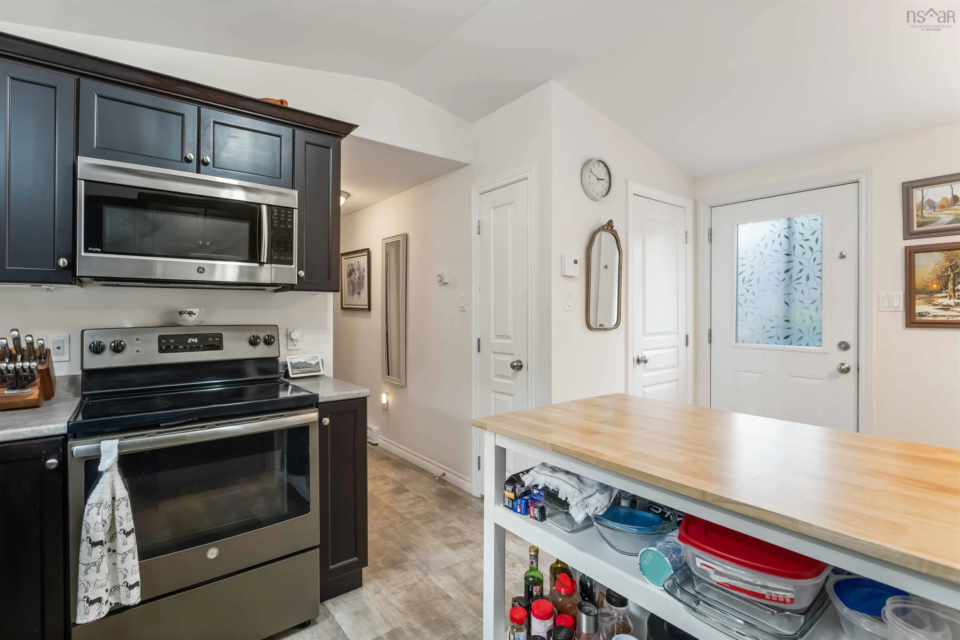 4 Patricia Drive, New Minas, NS B4N 5N3, 2 Bedrooms Bedrooms, ,2 BathroomsBathrooms,Residential,For Sale,Patricia,202519344