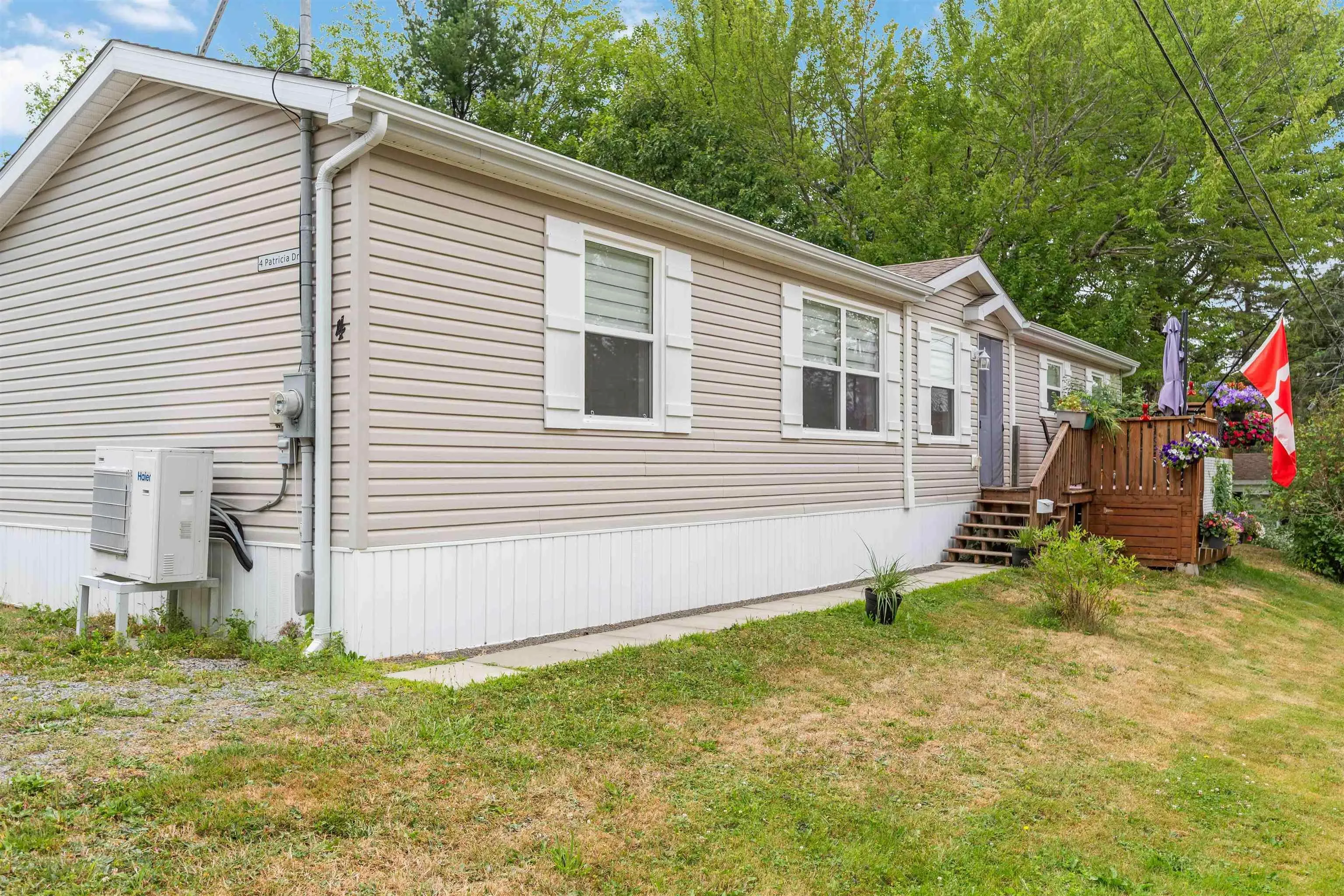 4 Patricia Drive, New Minas, NS B4N 5N3, 2 Bedrooms Bedrooms, ,2 BathroomsBathrooms,Residential,For Sale,Patricia,202519344