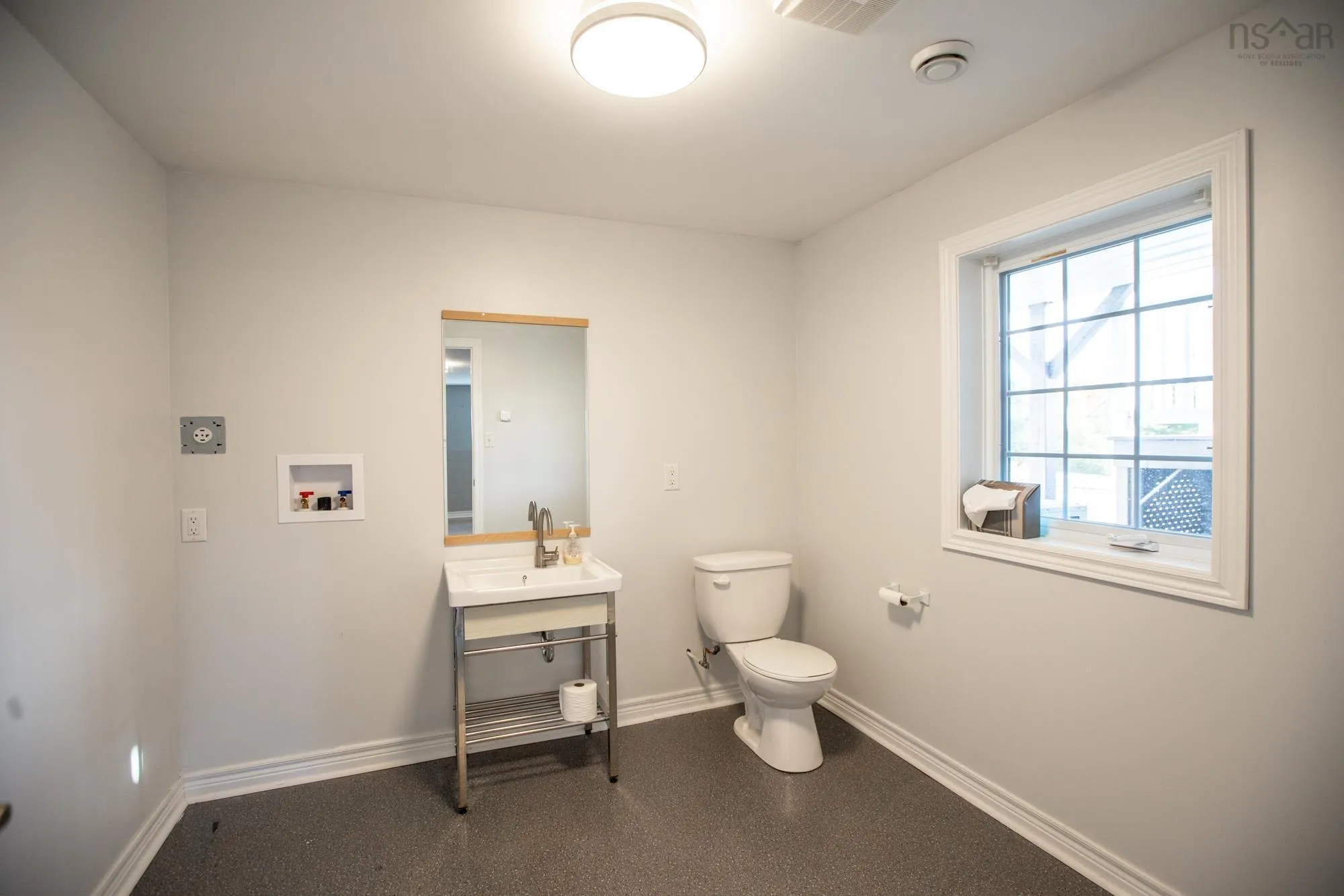 111 2 Highway, Enfield, NS B2T 1C8, 5 Bedrooms Bedrooms, ,5 BathroomsBathrooms,Residential,For Sale,2,202524871