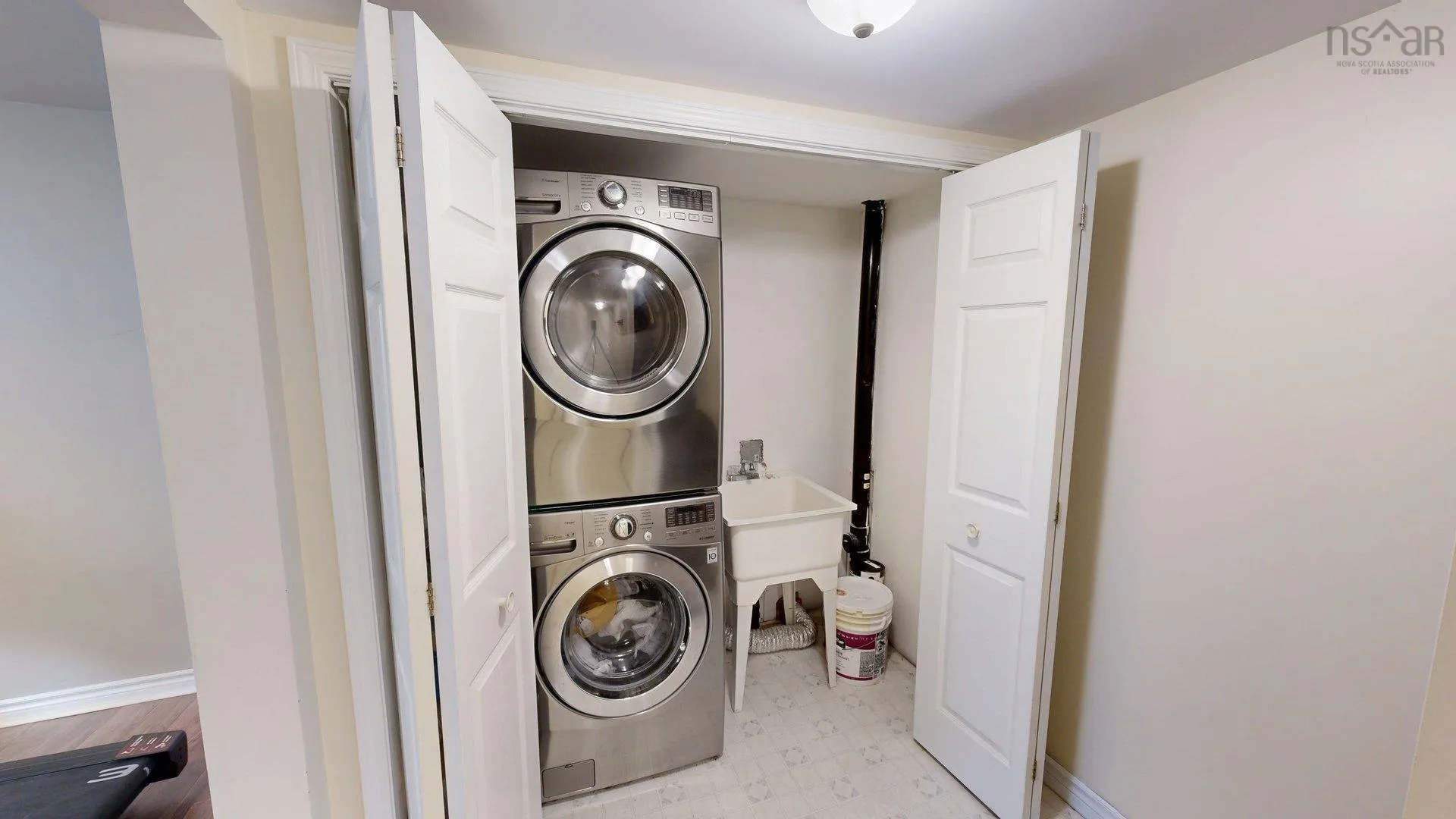 11 Glenbourne Court, Halifax, NS B3S 1E2, 3 Bedrooms Bedrooms, ,3 BathroomsBathrooms,Residential,For Sale,Glenbourne Court,202524518
