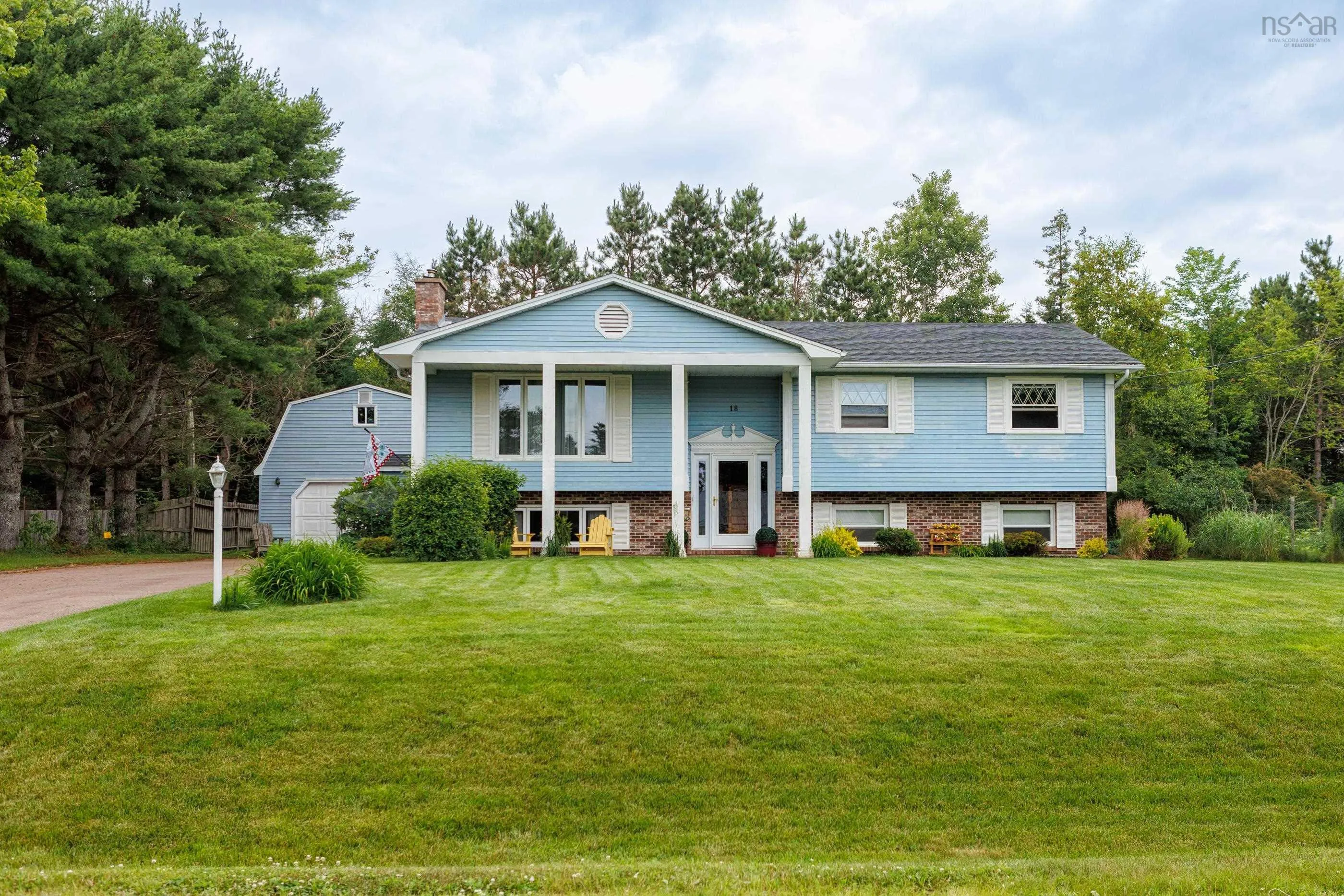 18 Tamarack Drive, Valley, NS B6L 2V9, 4 Bedrooms Bedrooms, ,2 BathroomsBathrooms,Residential,For Sale,Tamarack,202523079