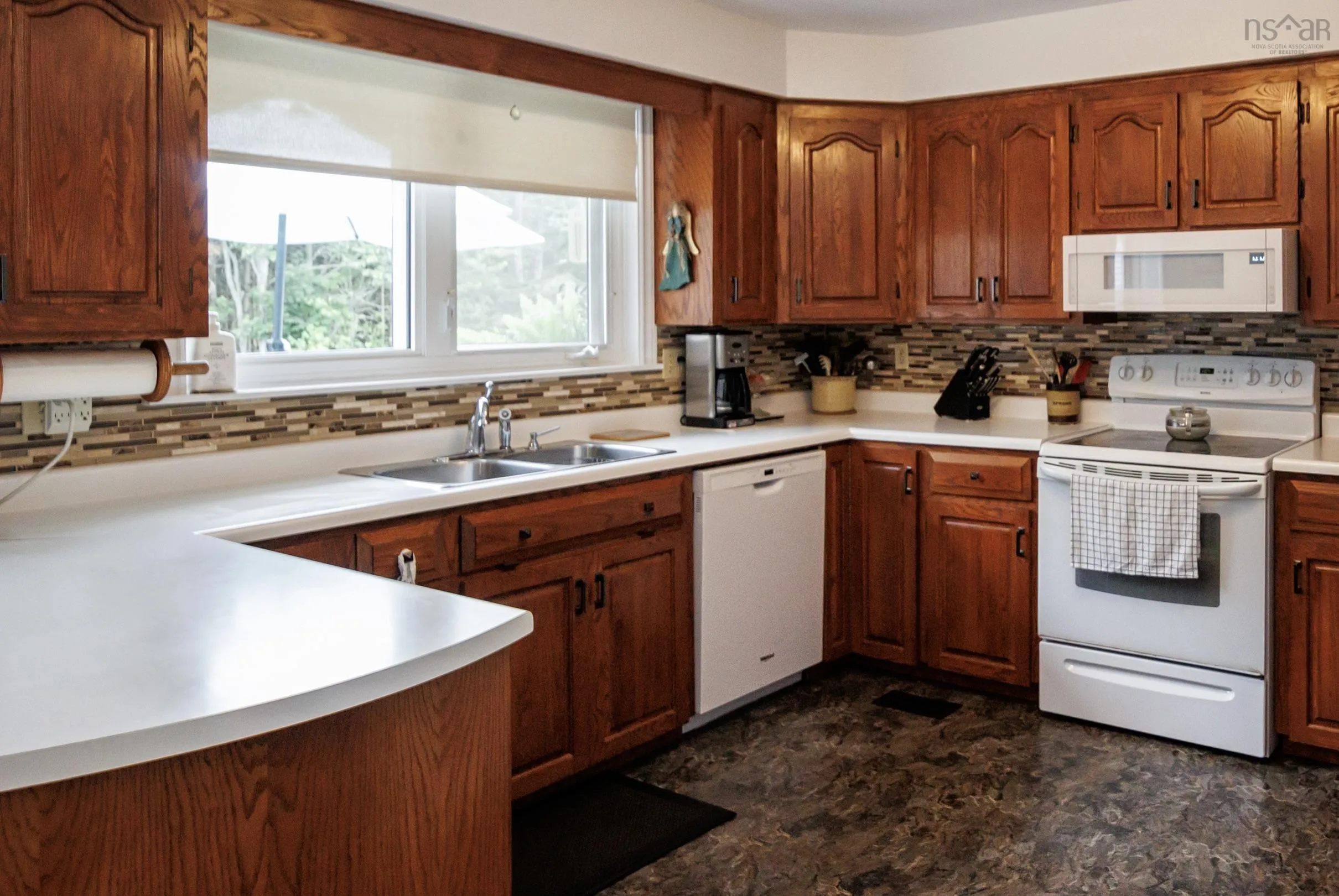 18 Tamarack Drive, Valley, NS B6L 2V9, 4 Bedrooms Bedrooms, ,2 BathroomsBathrooms,Residential,For Sale,Tamarack,202523079