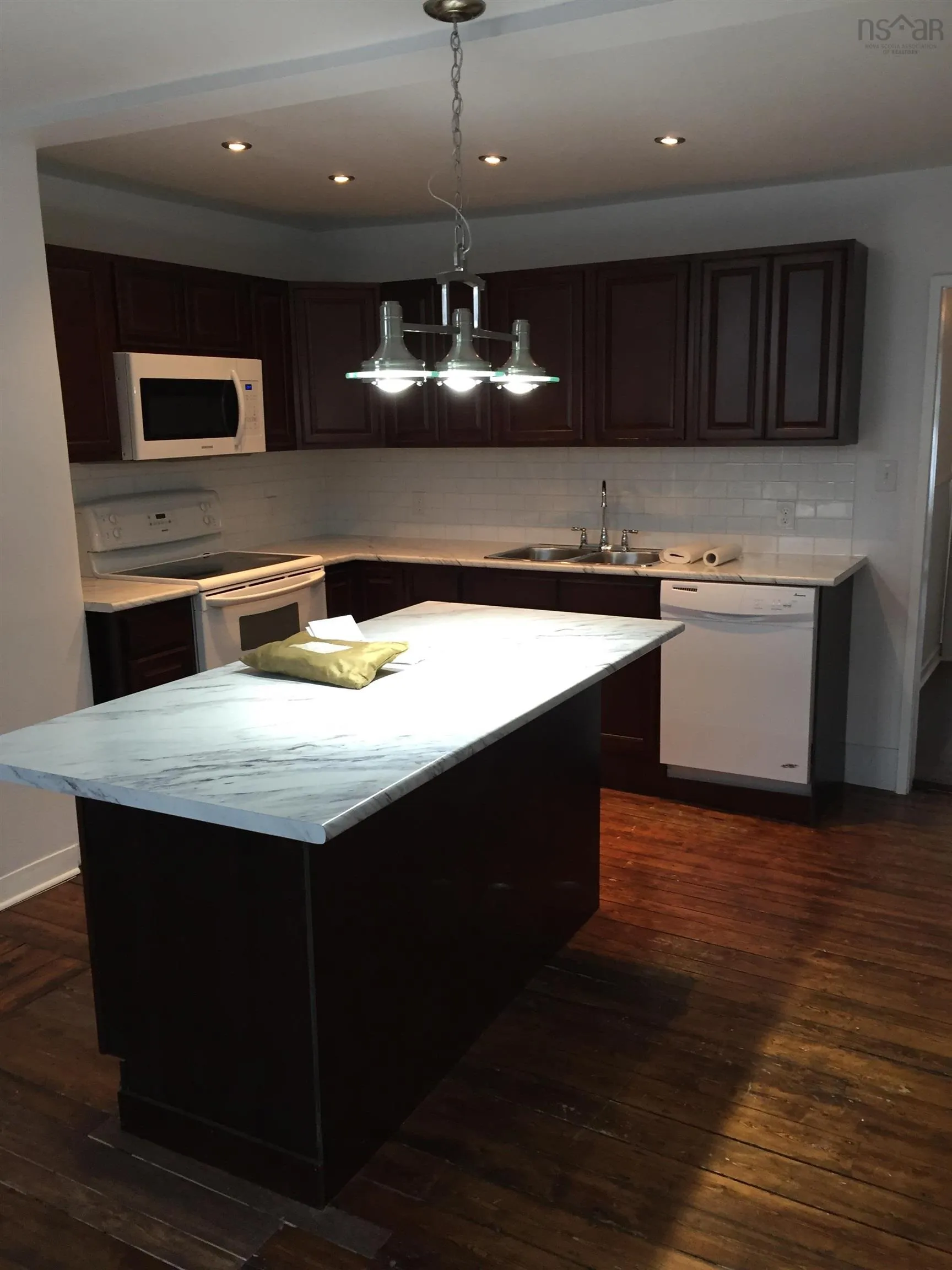2039 North Park Street, Halifax, NS B3K 4B2, 3 Bedrooms Bedrooms, ,Residential Income,For Sale,North Park,202523981