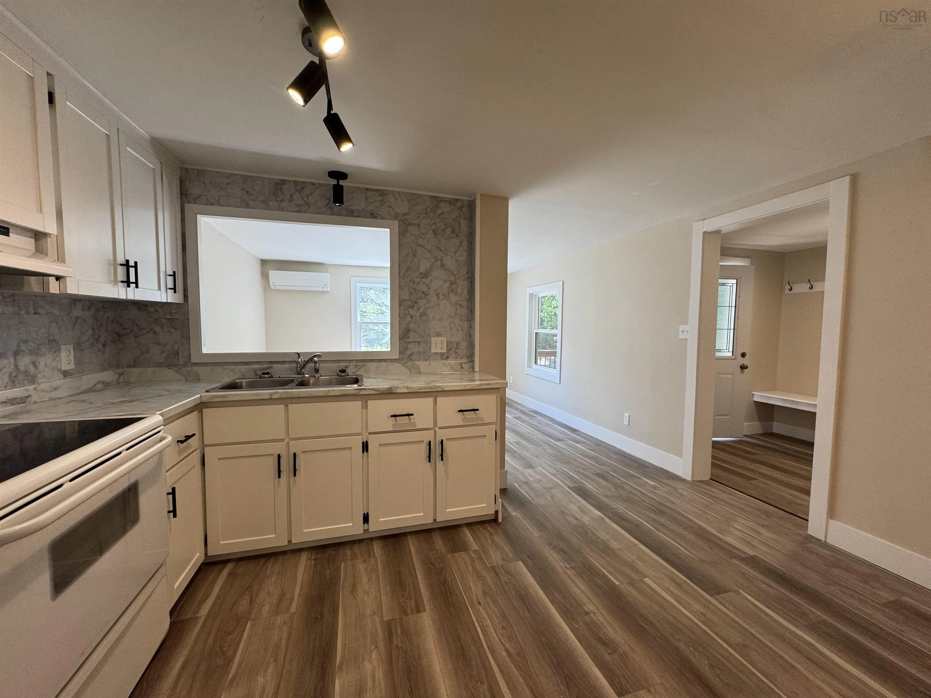24 Frontier Drive, New Minas, NS B4N 3S7, 3 Bedrooms Bedrooms, ,1 BathroomBathrooms,Residential,For Sale,Frontier,202520929